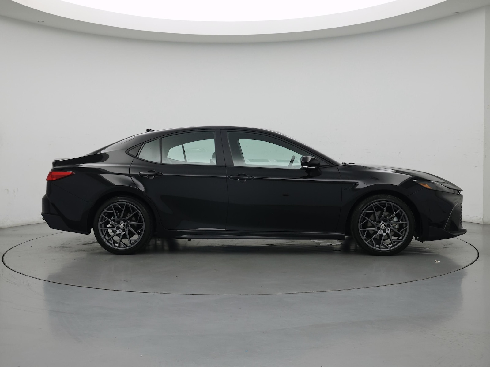 2025 Toyota Camry SE - Photo 8
