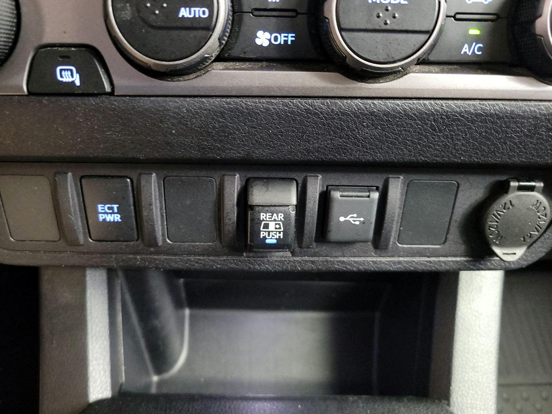 Thumbnail: 2021 Toyota Tacoma - 18