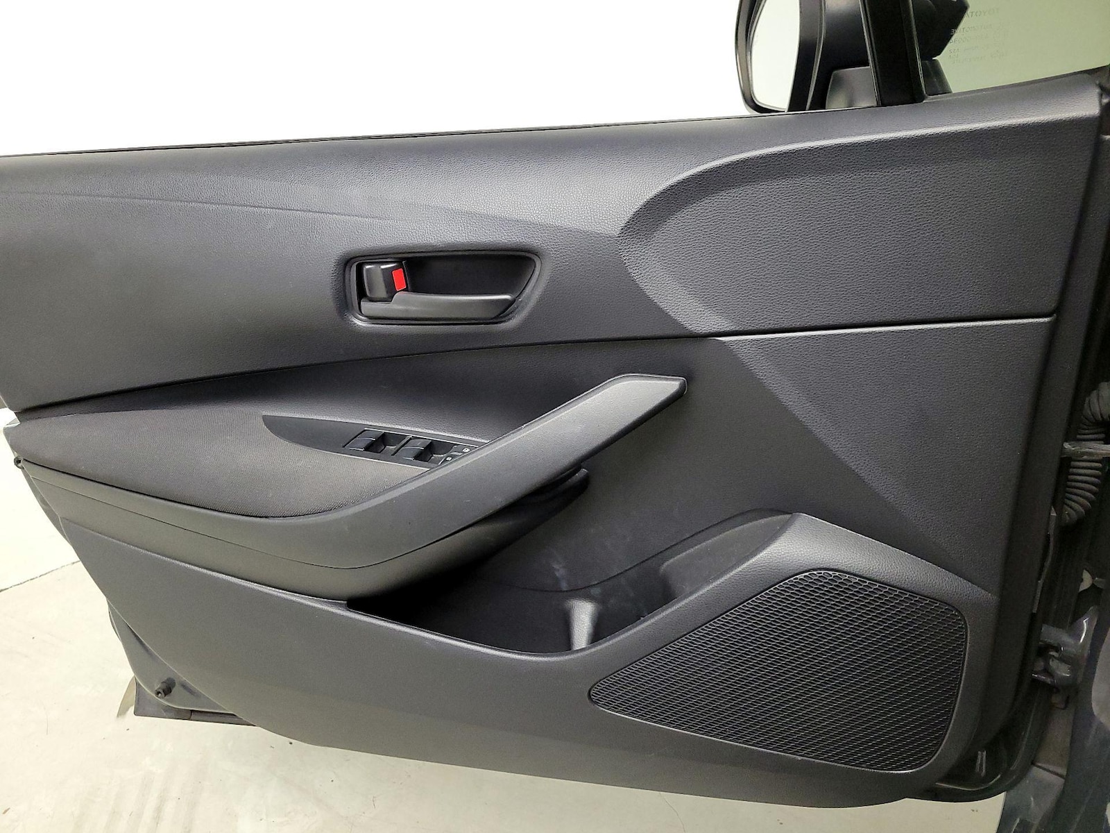 2023 Toyota Corolla LE - Photo 13