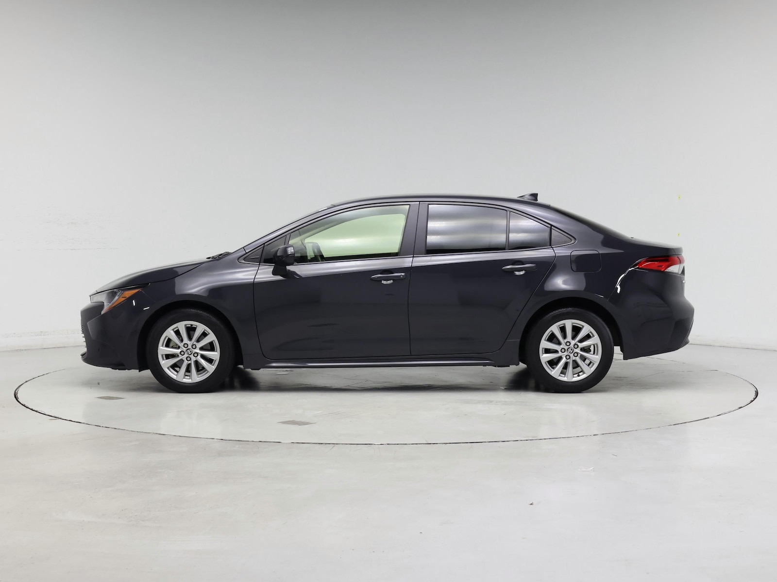 2023 Toyota Corolla LE - Photo 4