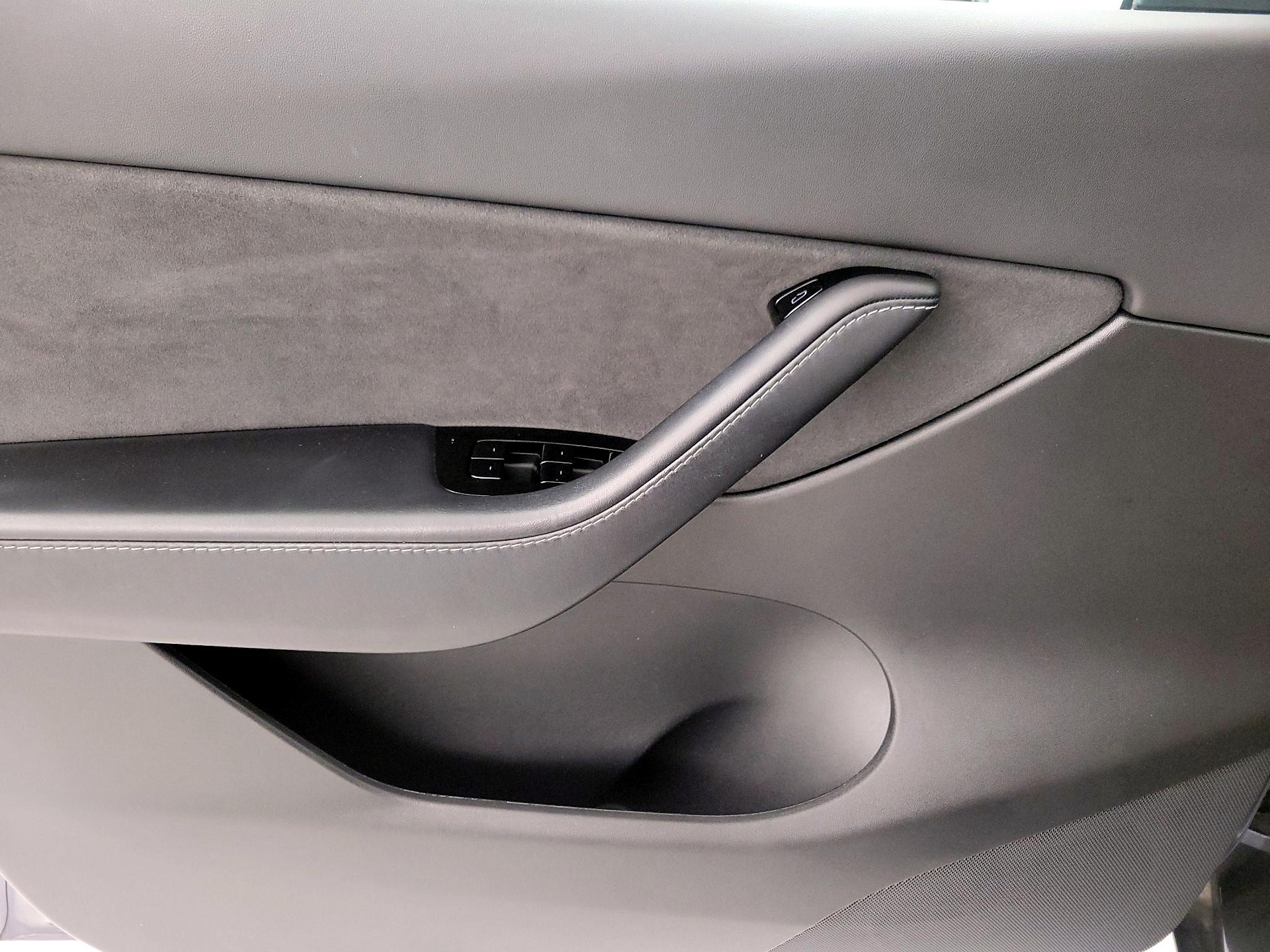 Thumbnail: 2021 Tesla Model Y - 12
