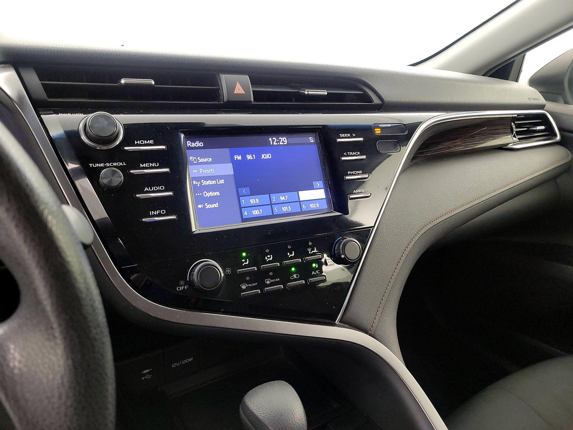 Thumbnail: 2018 Toyota Camry - 15