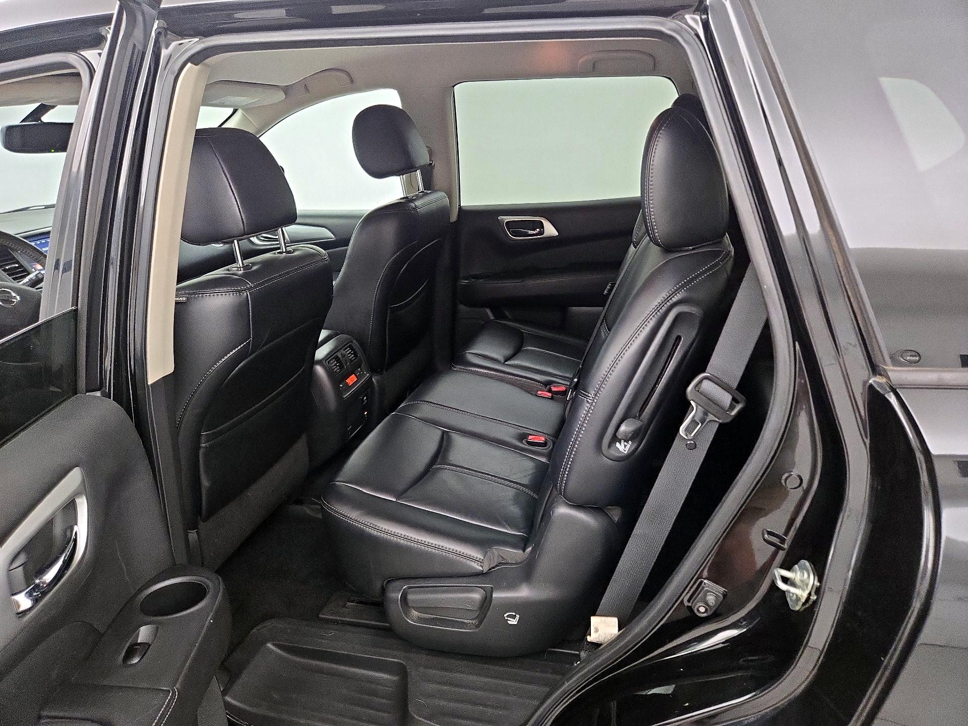 Thumbnail: 2017 Nissan Pathfinder - 19