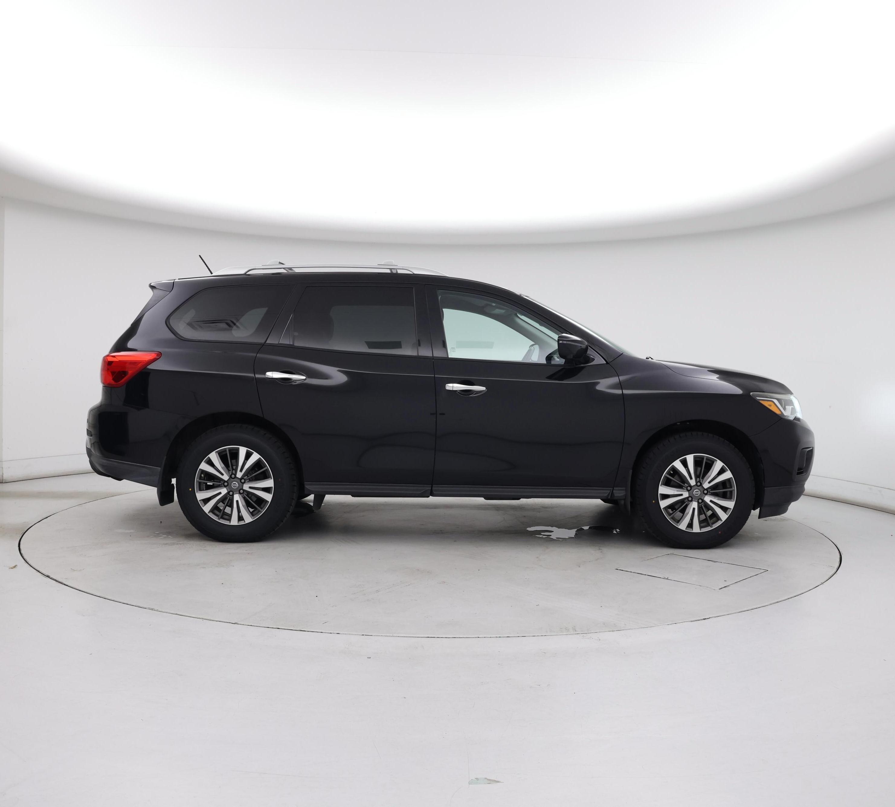 Thumbnail: 2017 Nissan Pathfinder - 7