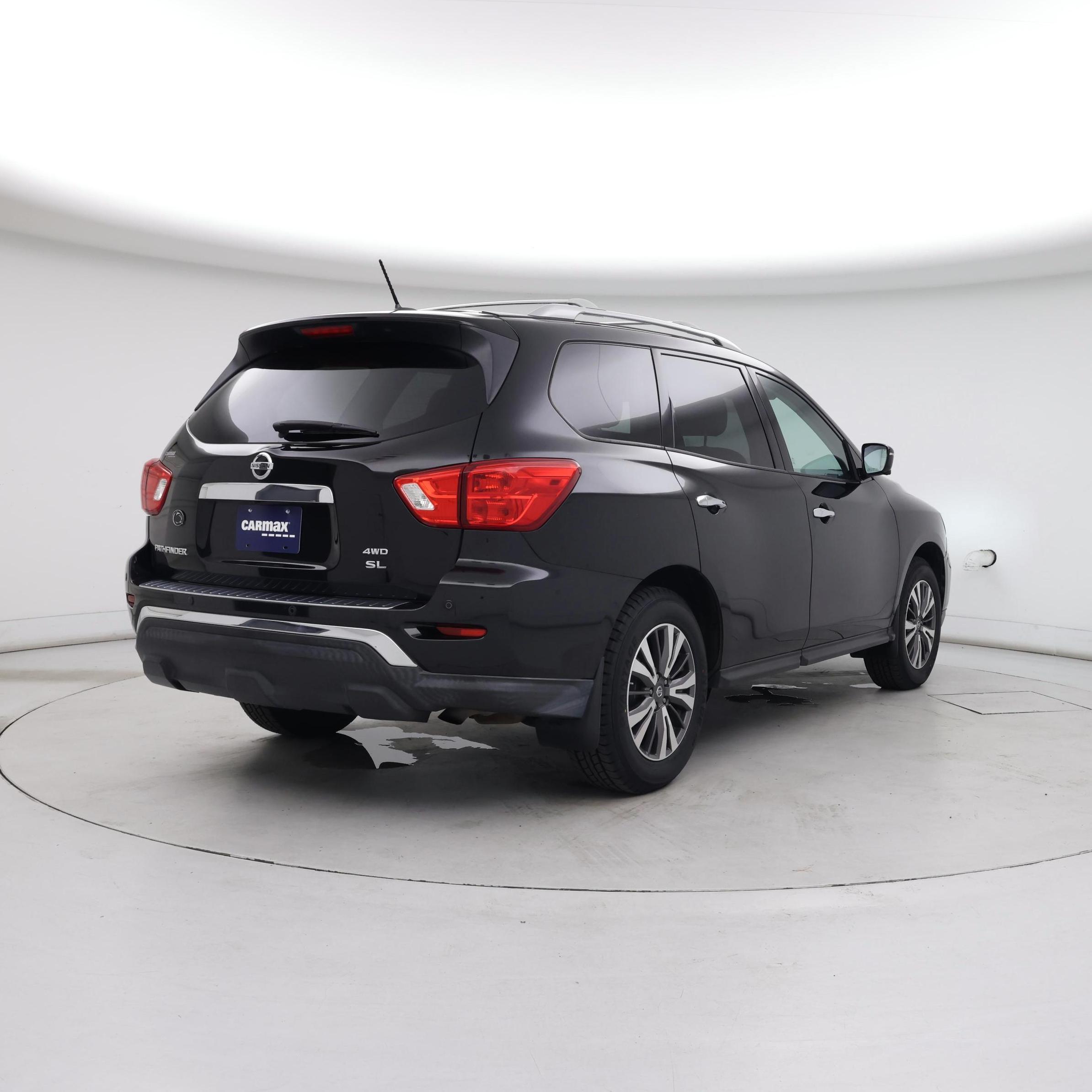 Thumbnail: 2017 Nissan Pathfinder - 8