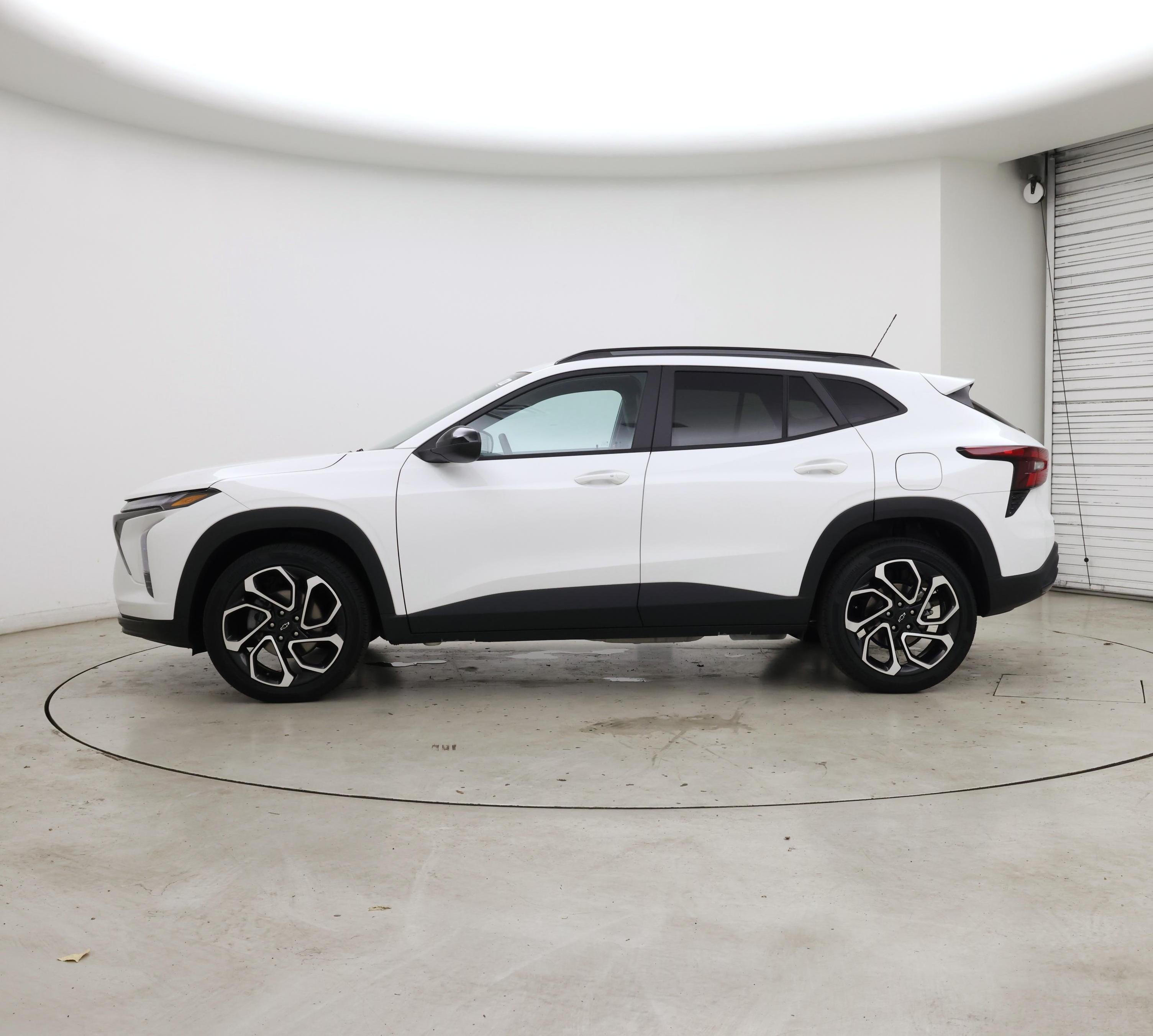 Thumbnail: 2025 Chevrolet Trax - 3
