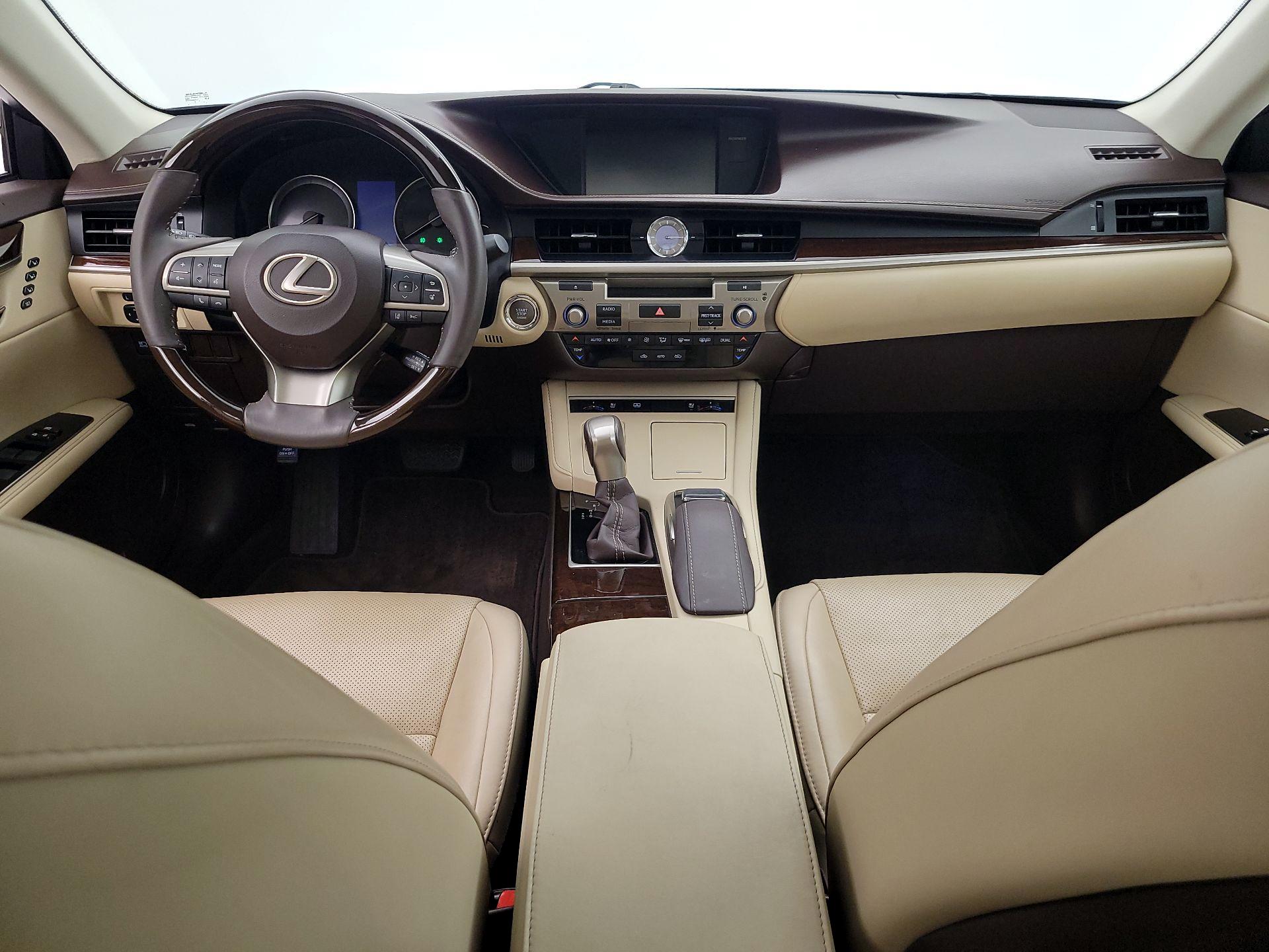 Thumbnail: 2016 Lexus ES - 9