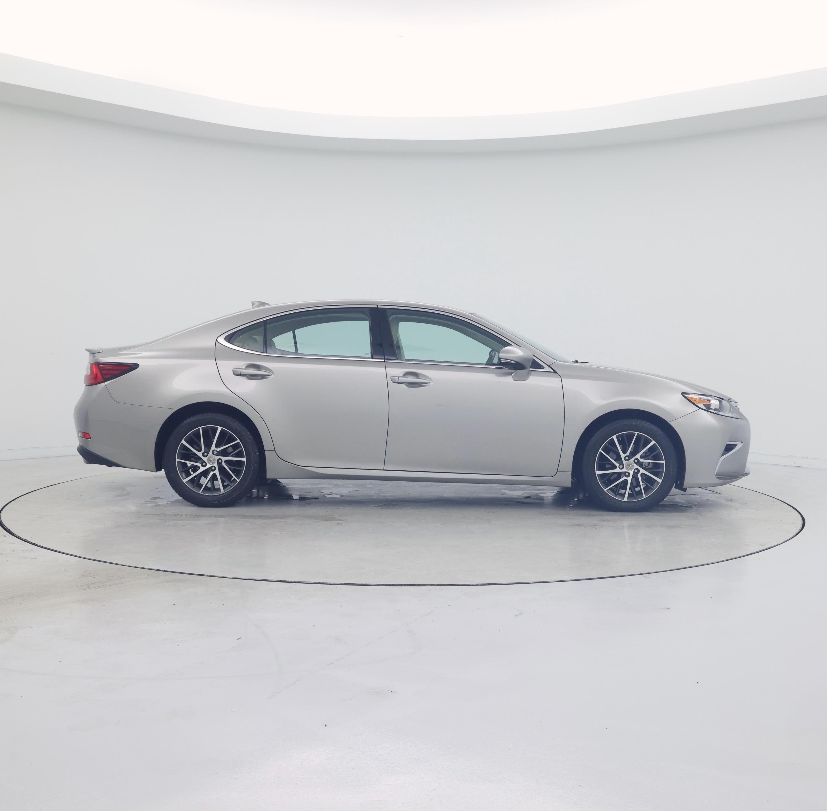 Thumbnail: 2016 Lexus ES - 7