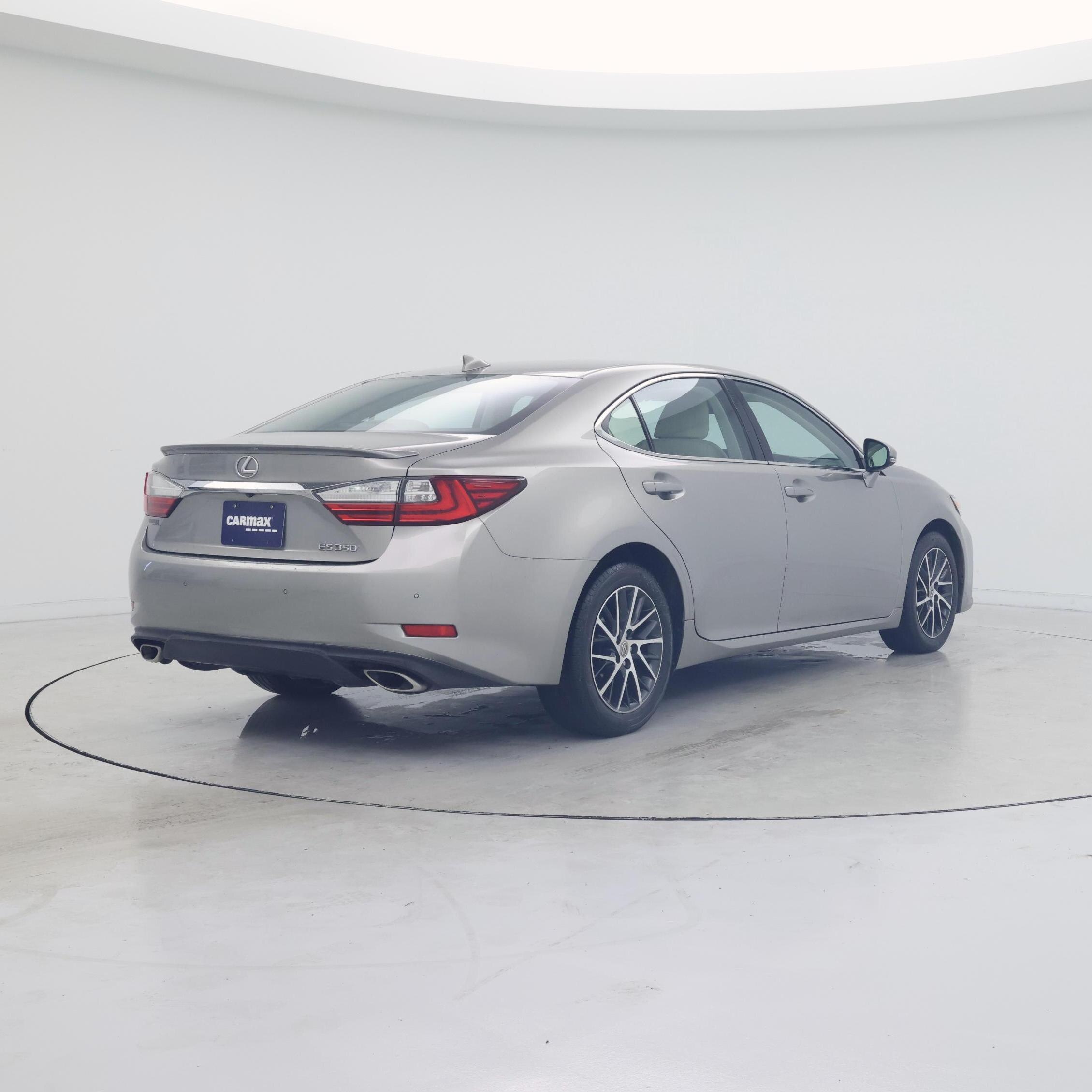 Thumbnail: 2016 Lexus ES - 8
