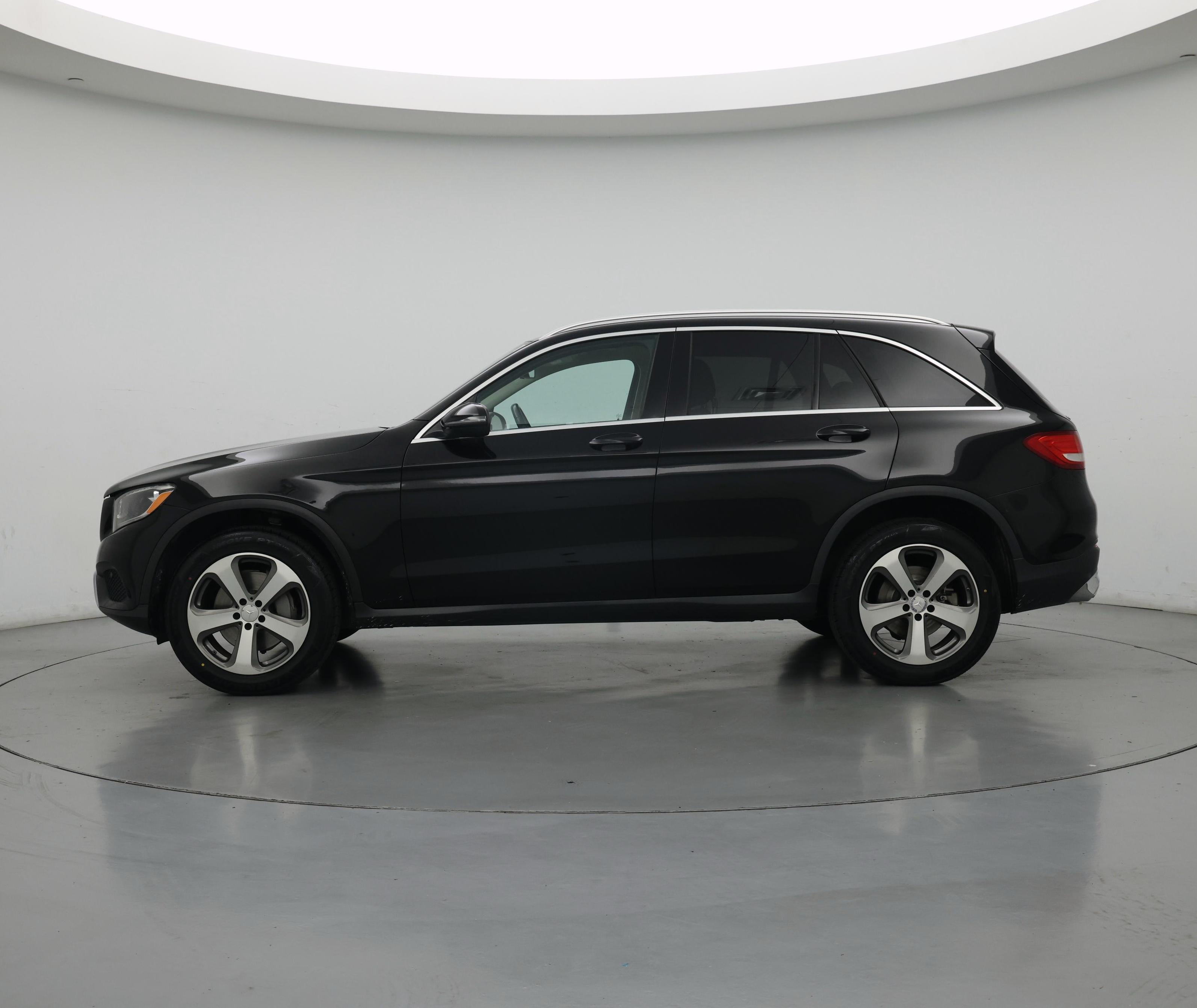 Thumbnail: 2017 Mercedes-Benz GLC - 3