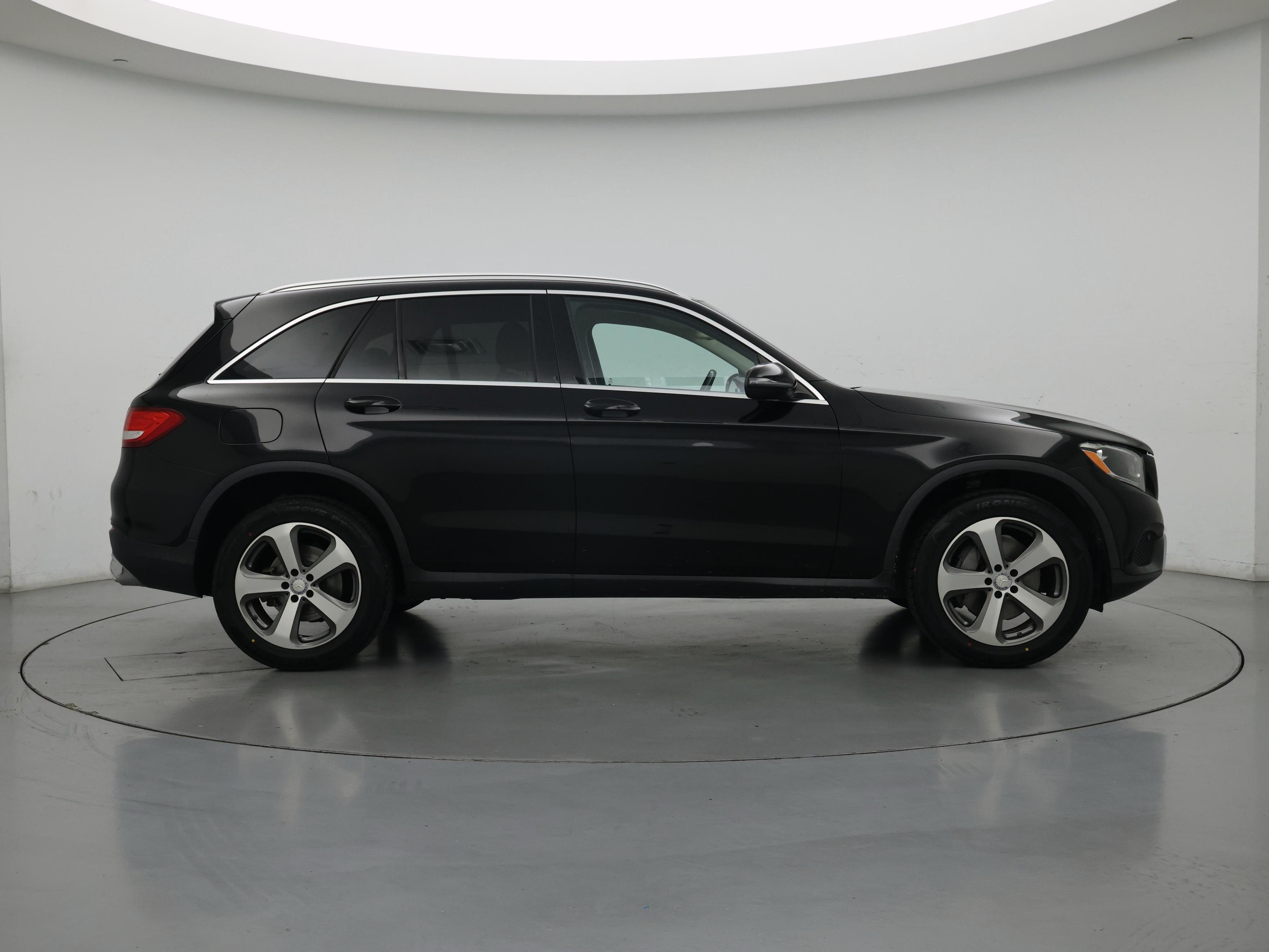 Thumbnail: 2017 Mercedes-Benz GLC - 7