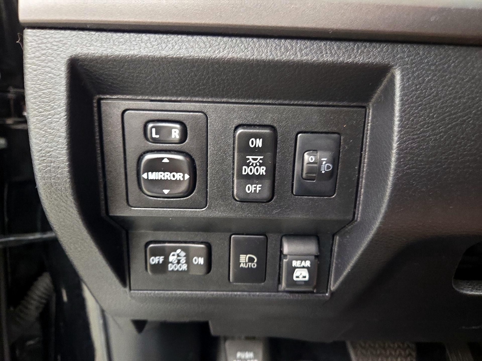 2021 Toyota Tundra SR5 - Photo 14