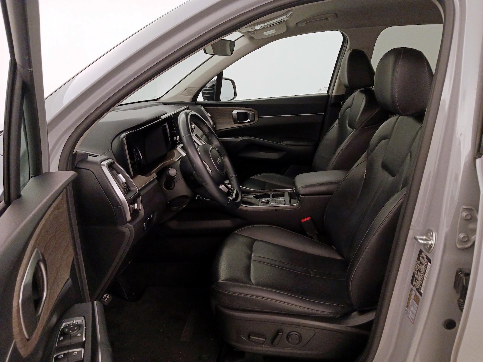 2023 Kia Sorento X-Line S - Photo 12