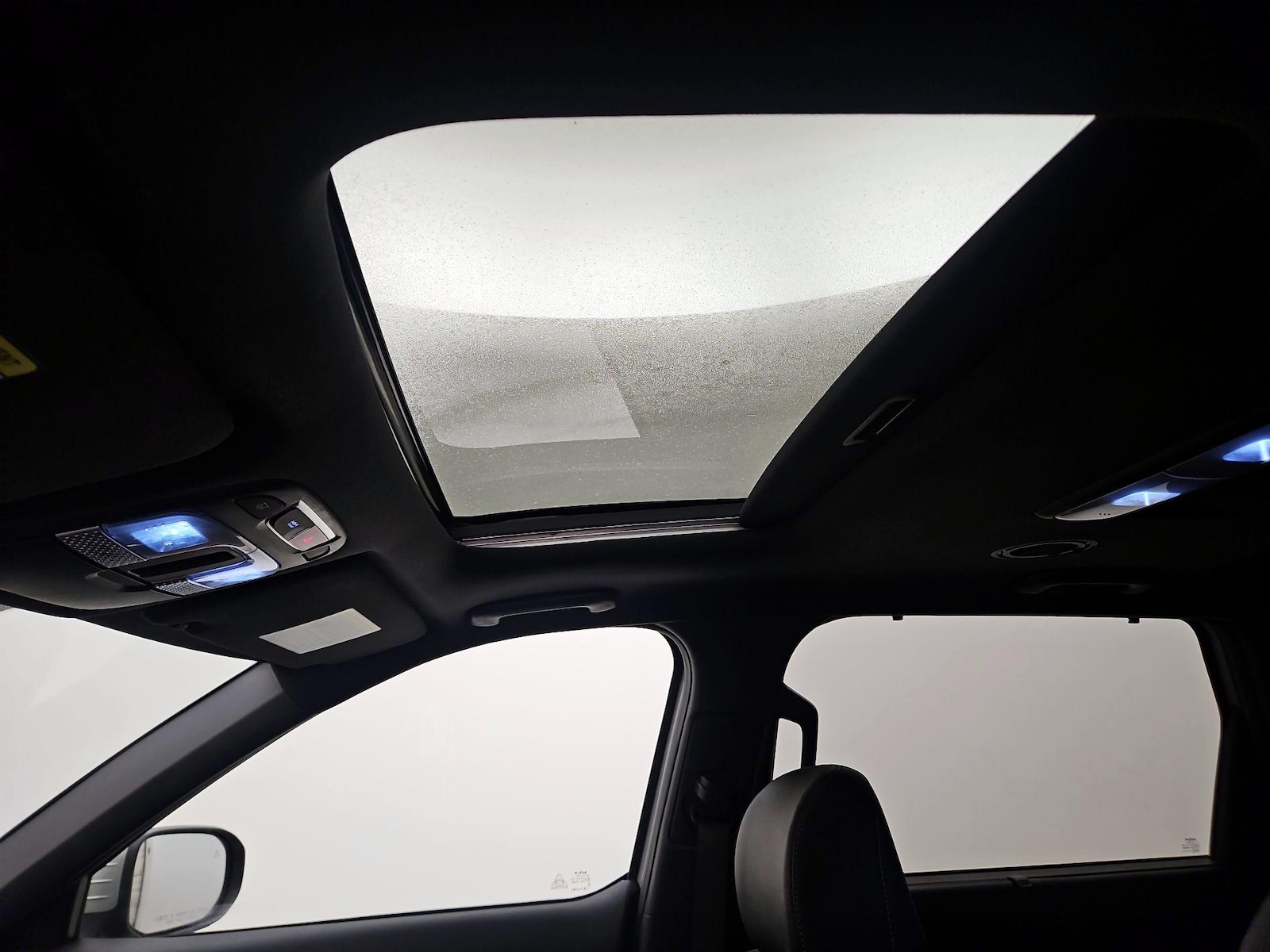 Sunroof(s) & Overhead Airbags