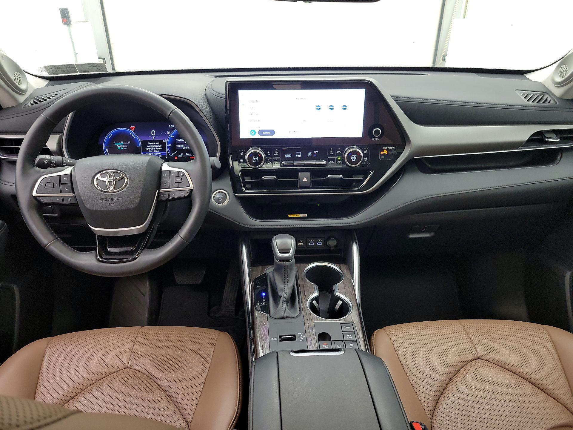 Thumbnail: 2025 Toyota Highlander - 9