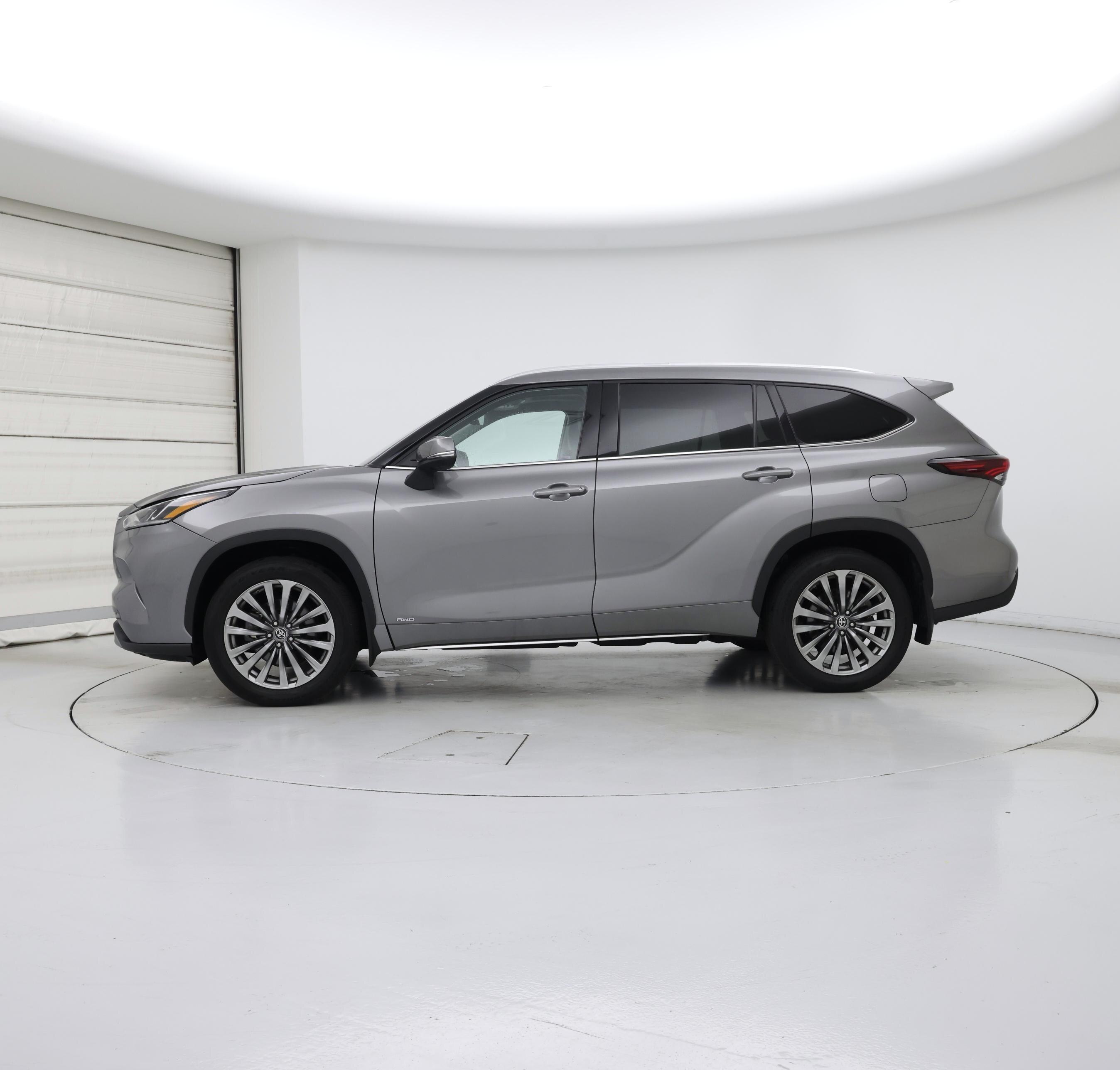 Thumbnail: 2025 Toyota Highlander - 3