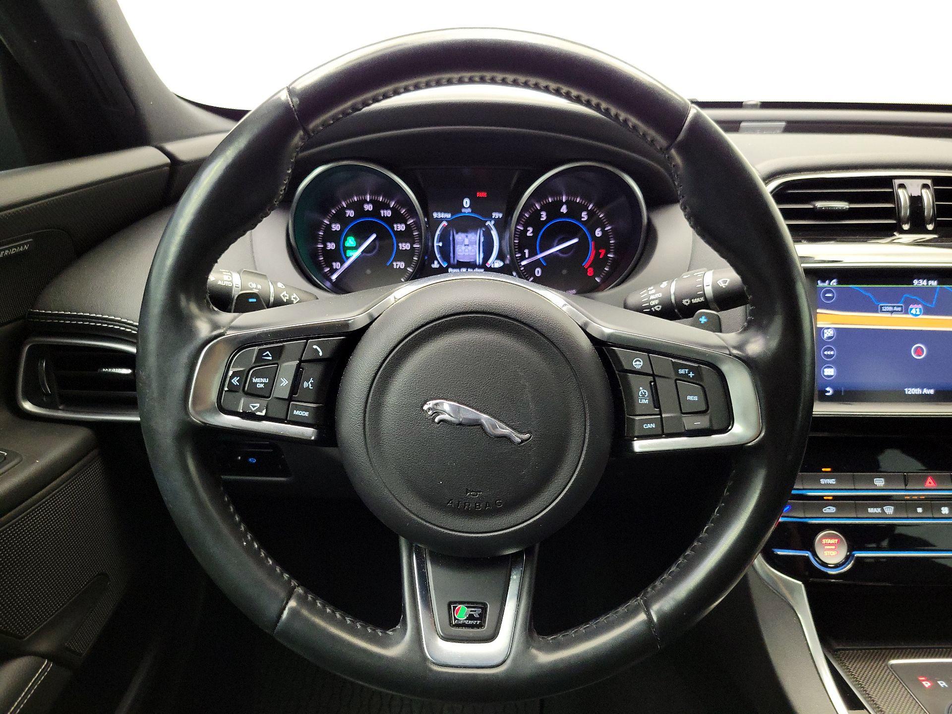 Thumbnail: 2017 Jaguar XE - 10