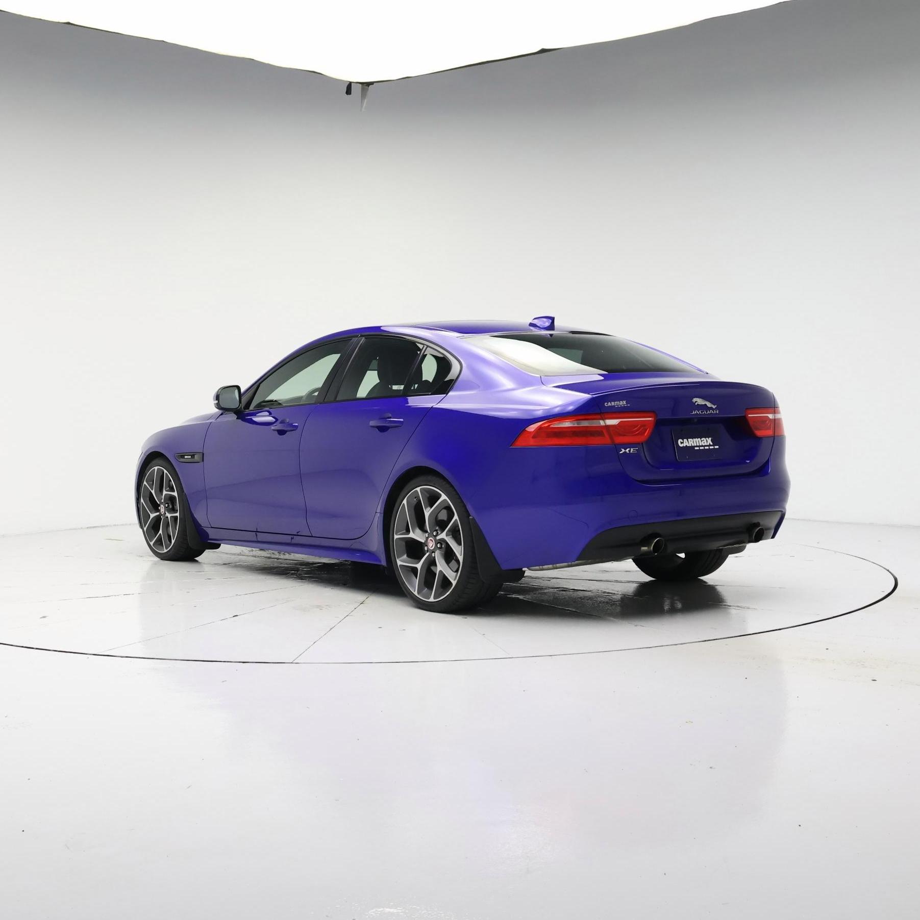Thumbnail: 2017 Jaguar XE - 2