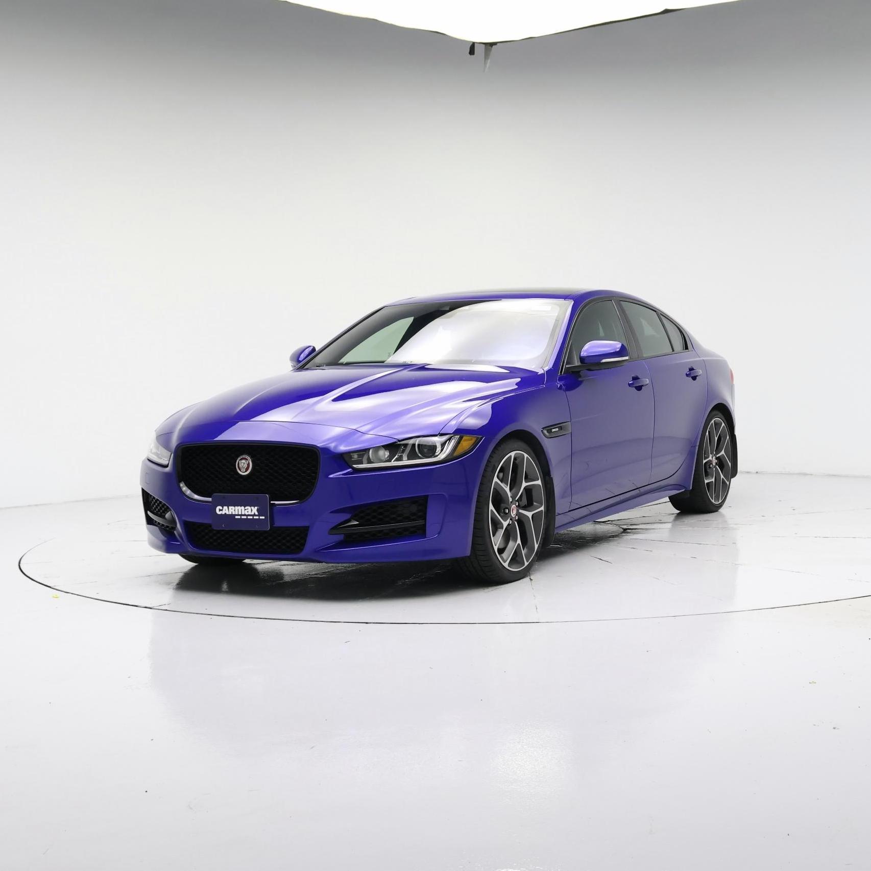 Thumbnail: 2017 Jaguar XE - 4
