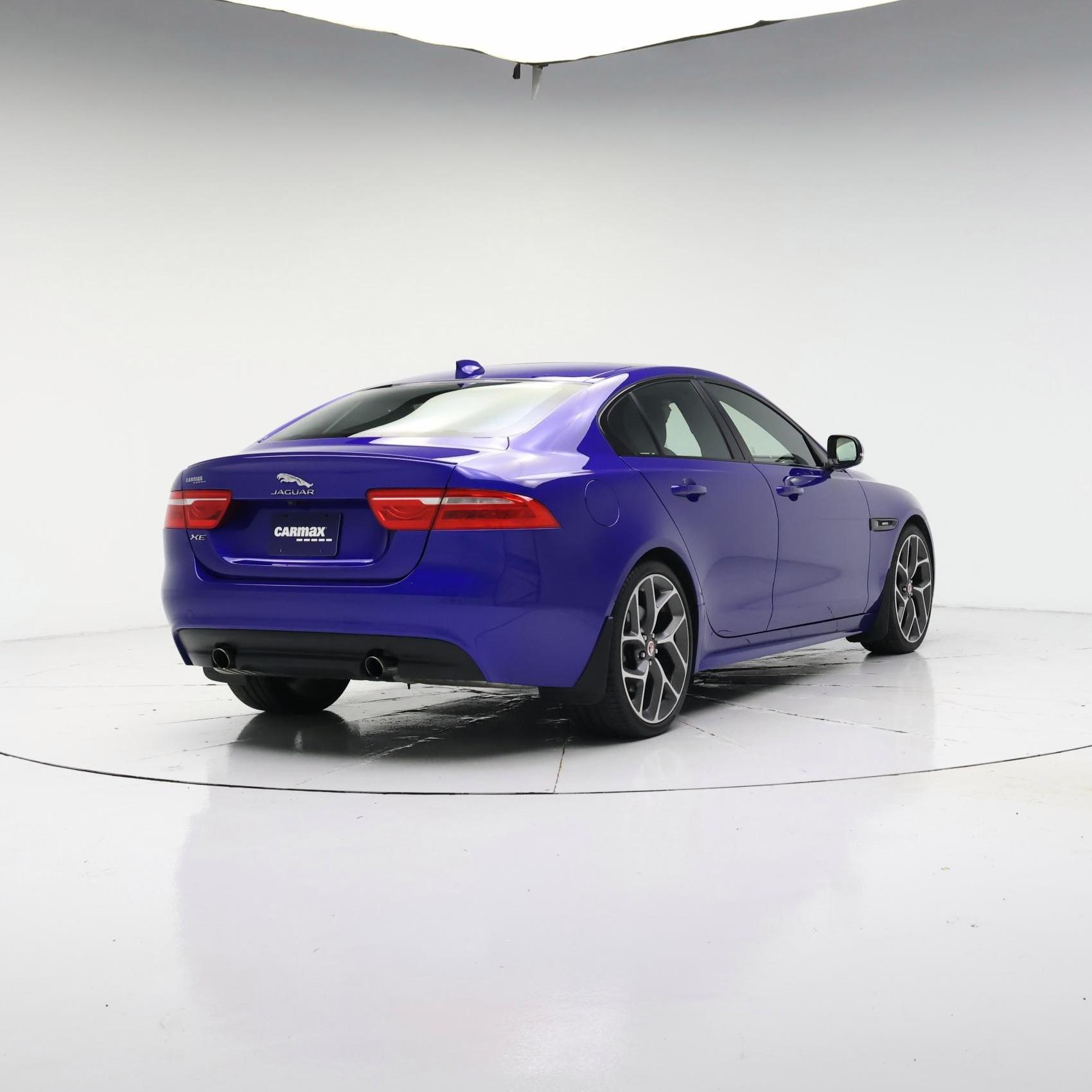 Thumbnail: 2017 Jaguar XE - 8