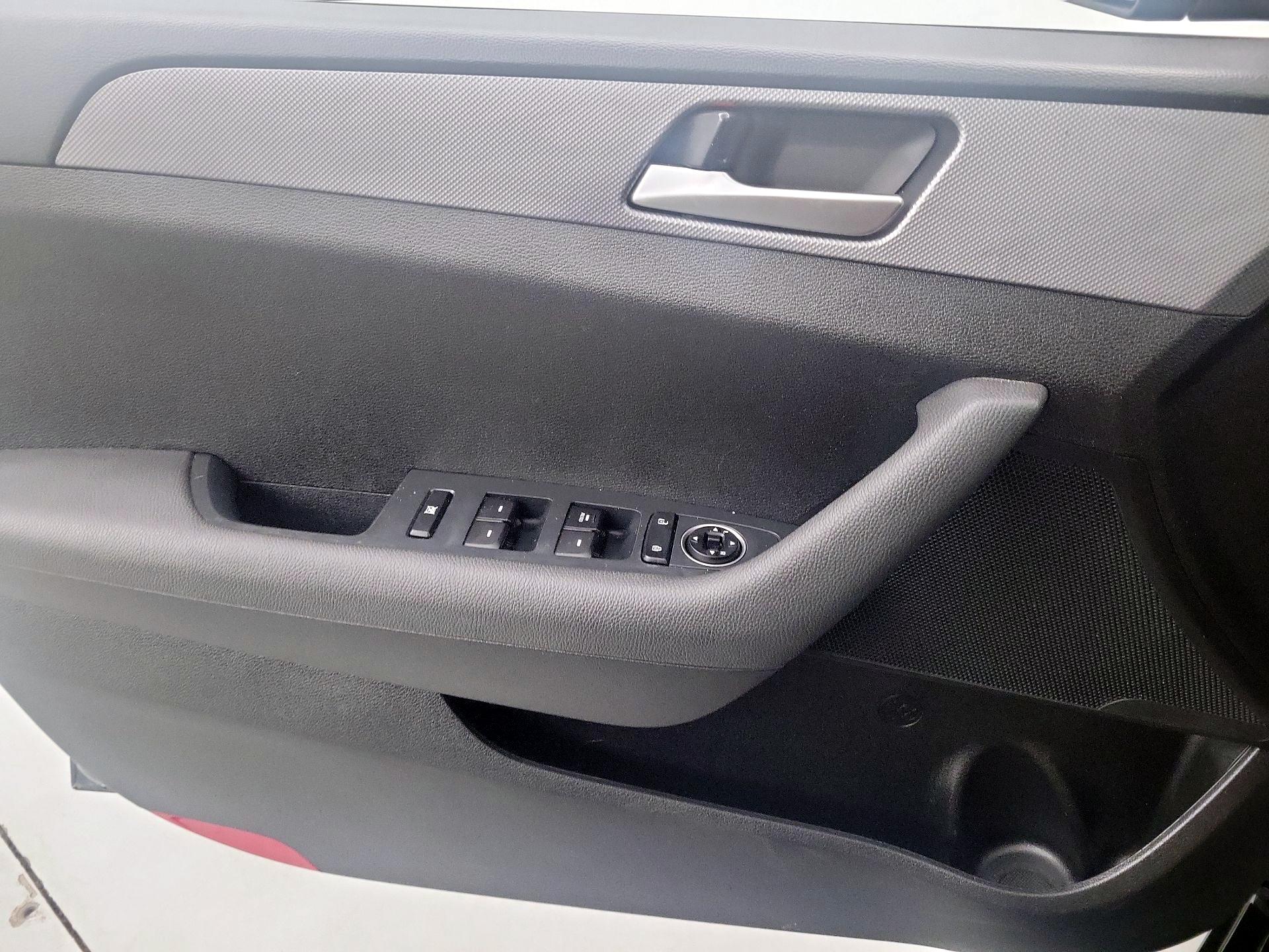 Thumbnail: 2019 Hyundai Sonata - 12
