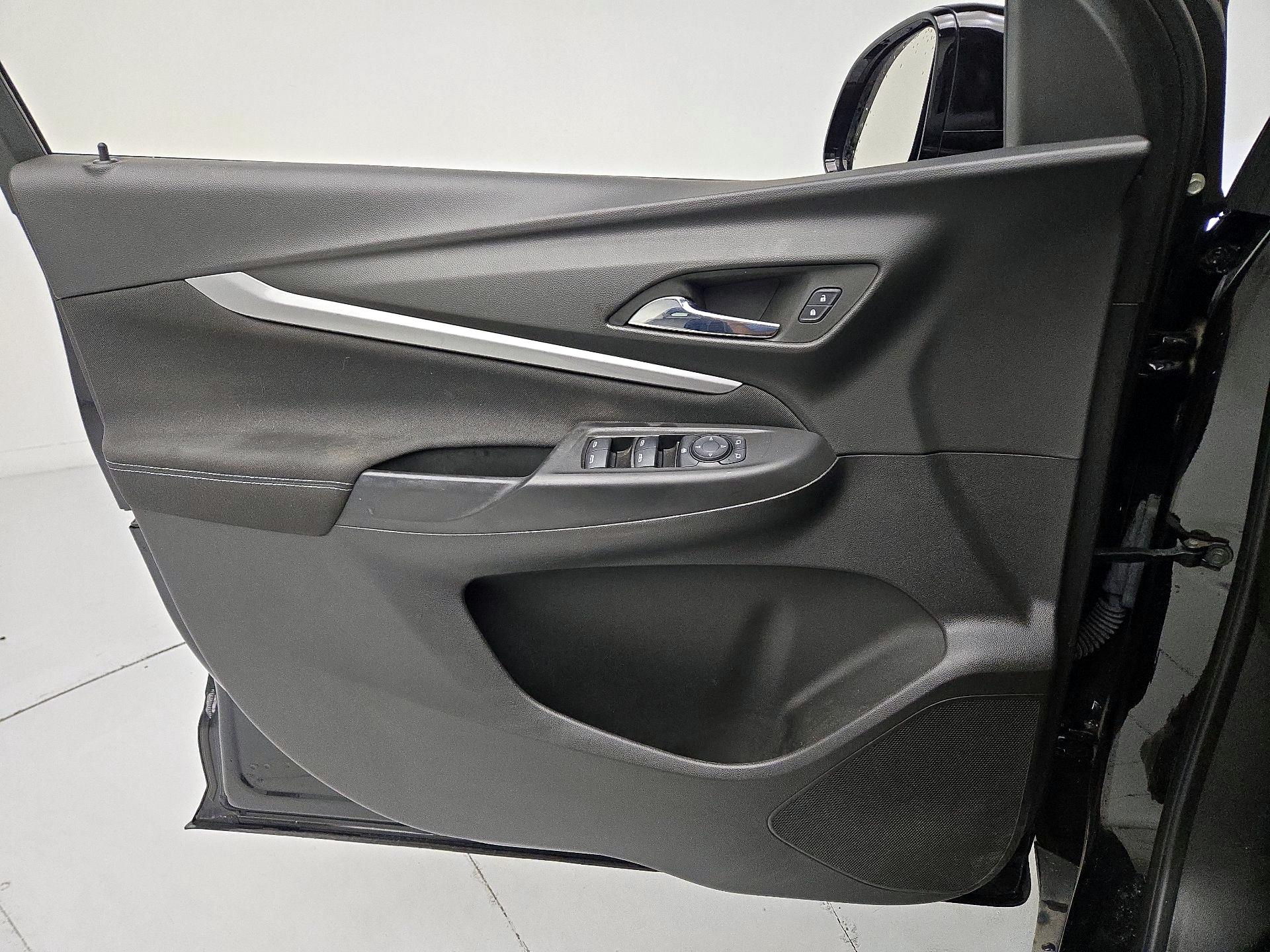 Thumbnail: 2023 Chevrolet Bolt EUV - 12