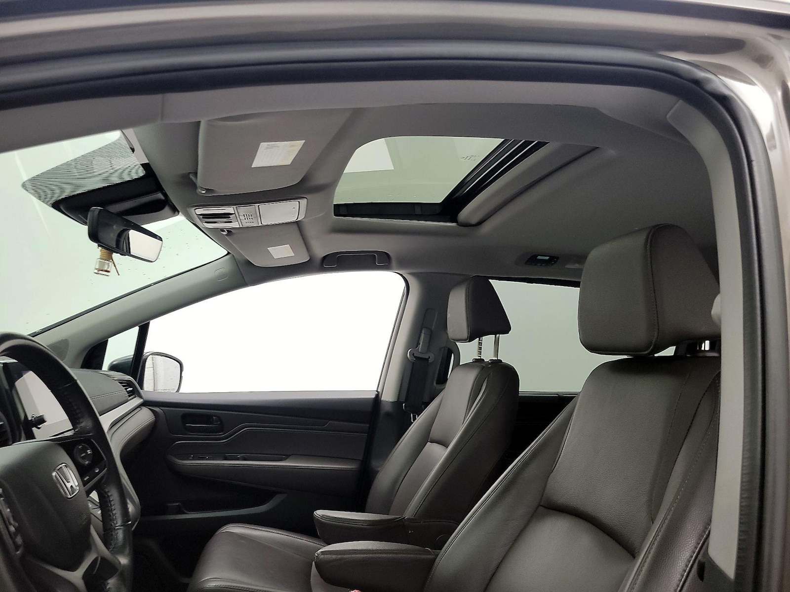 Sunroof(s) & Overhead Airbags