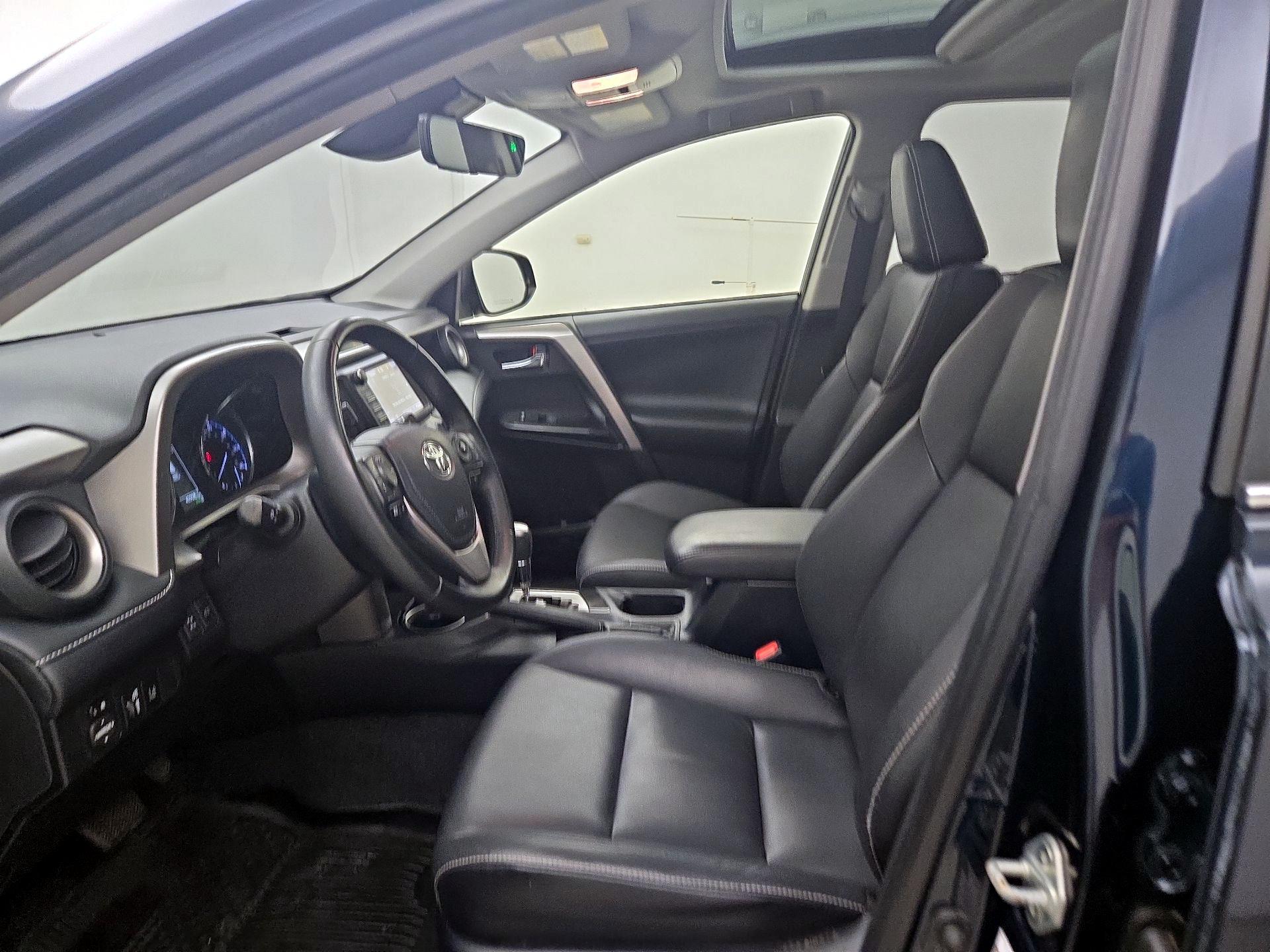 Thumbnail: 2018 Toyota RAV4 - 11