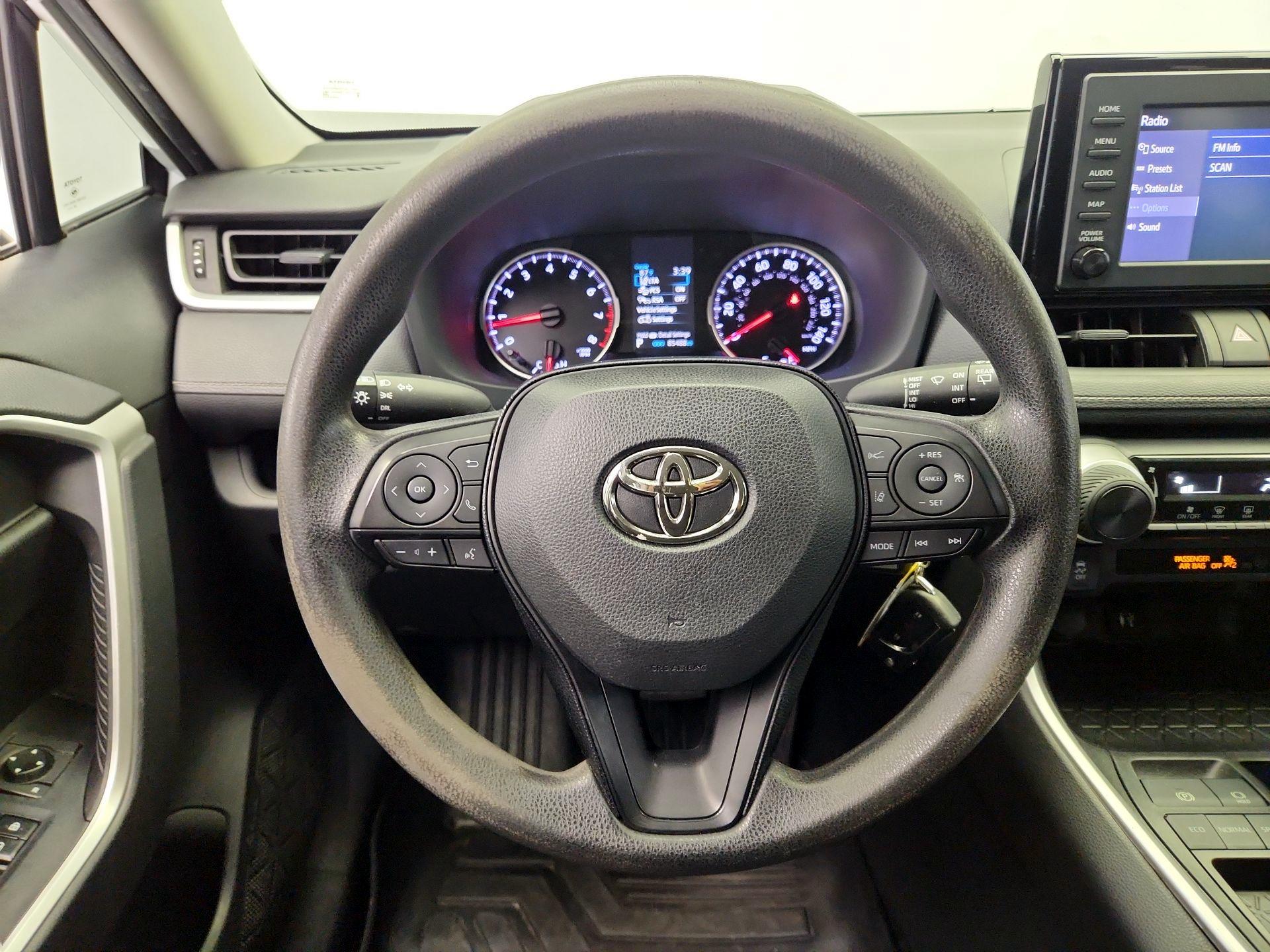 Thumbnail: 2019 Toyota RAV4 - 10