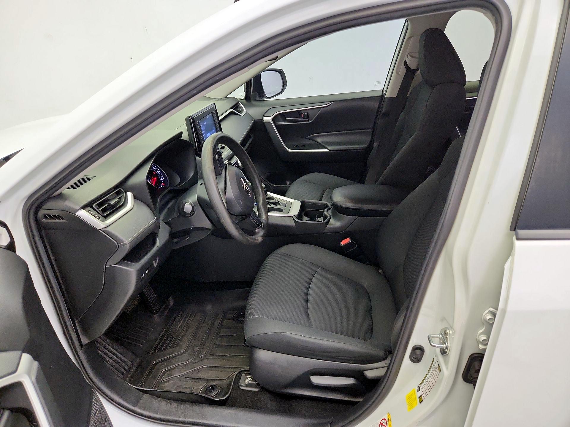 Thumbnail: 2019 Toyota RAV4 - 11