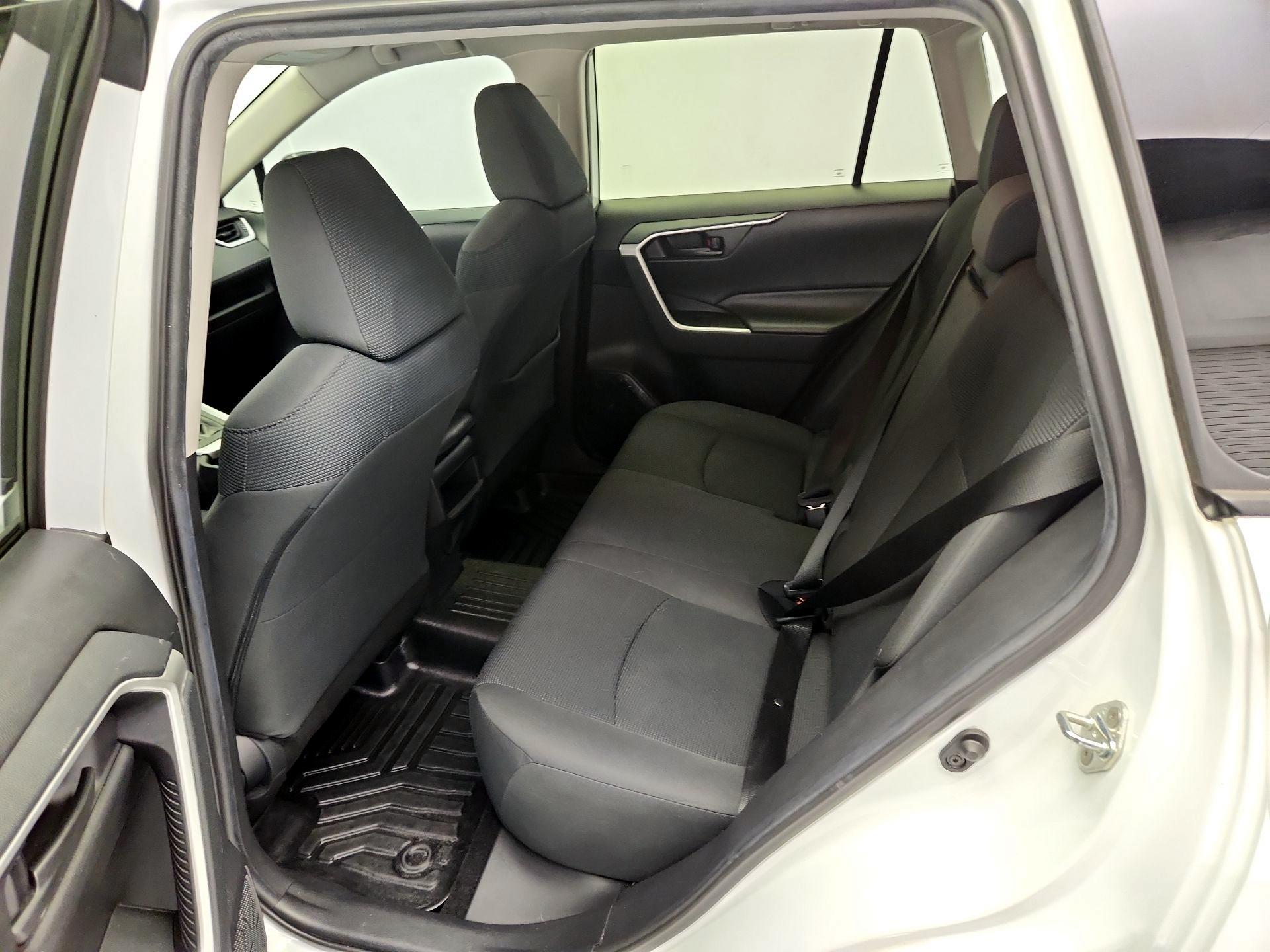 Thumbnail: 2019 Toyota RAV4 - 19