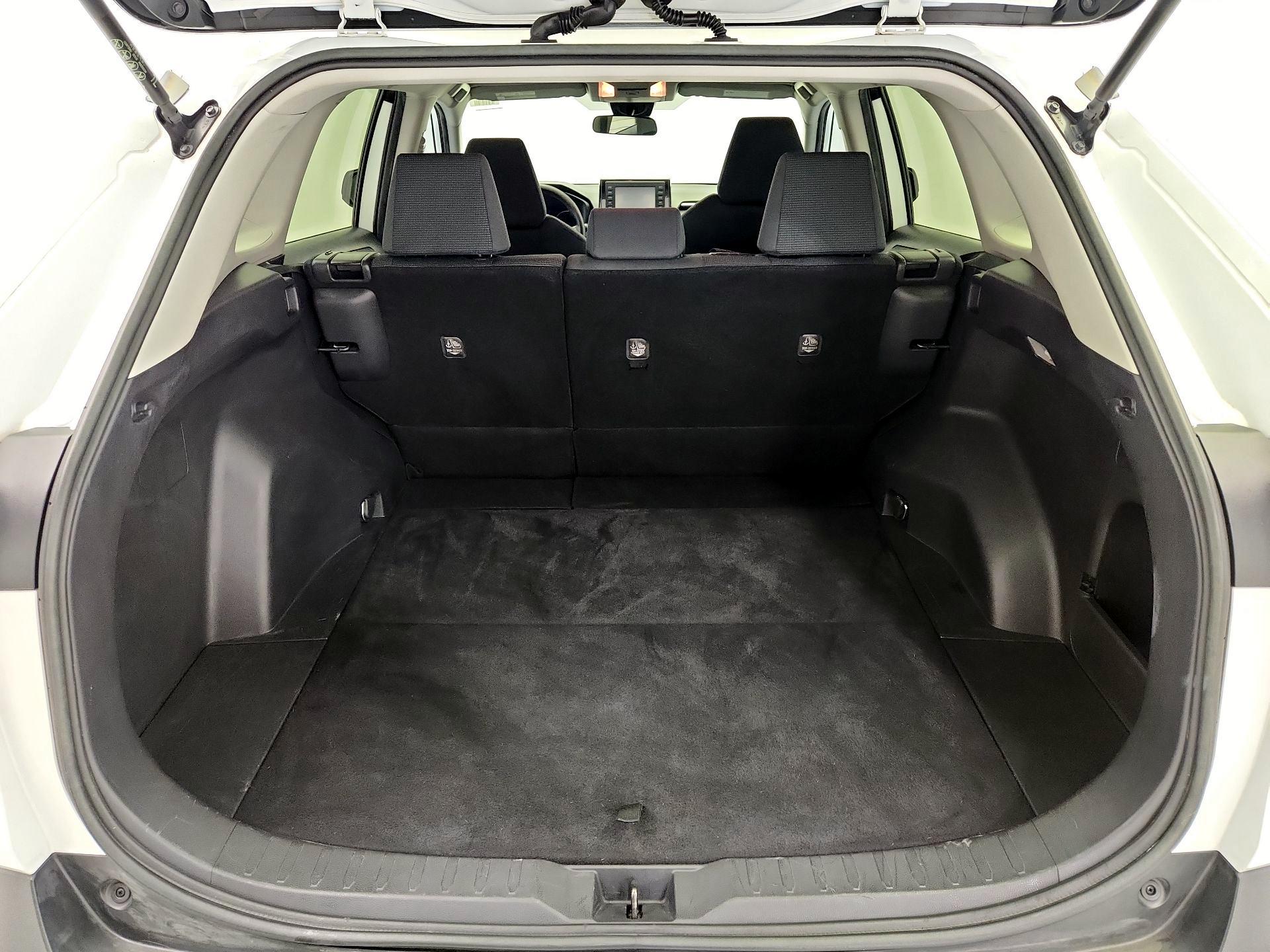 Thumbnail: 2019 Toyota RAV4 - 20