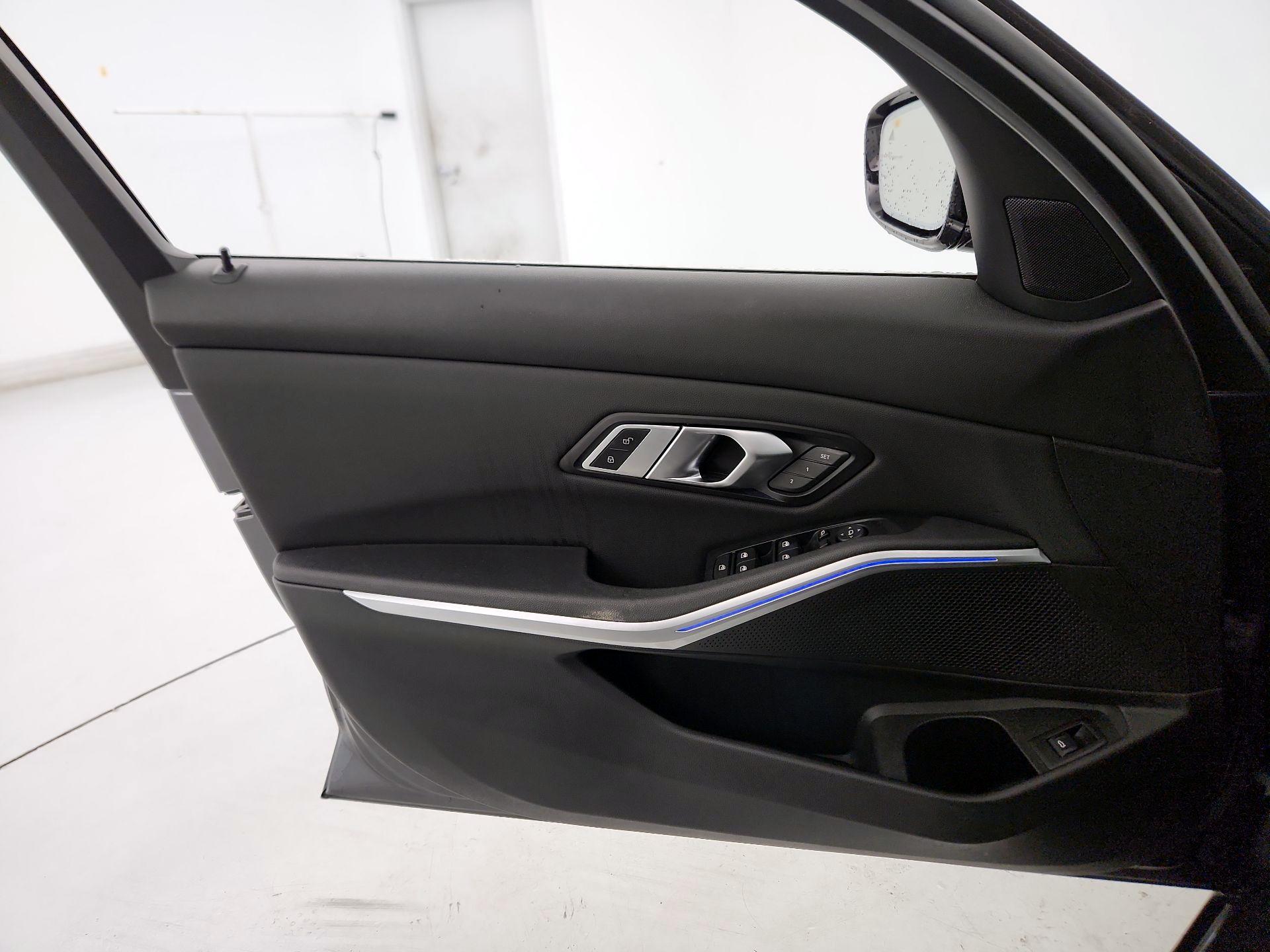 Thumbnail: 2020 BMW 3 Series - 12