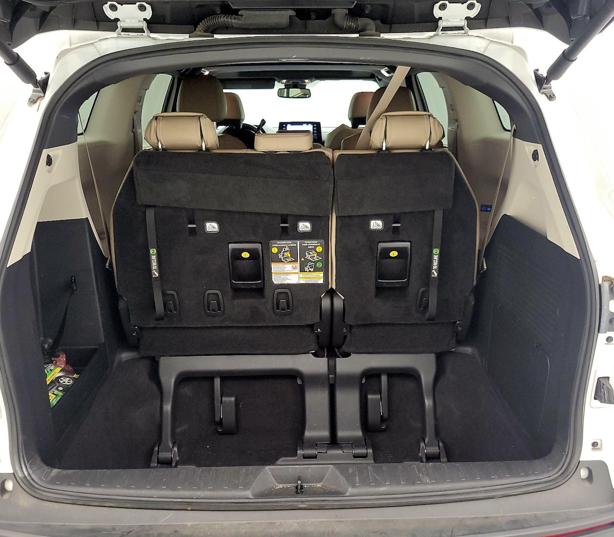 Trunk/Cargo (Seats Up)