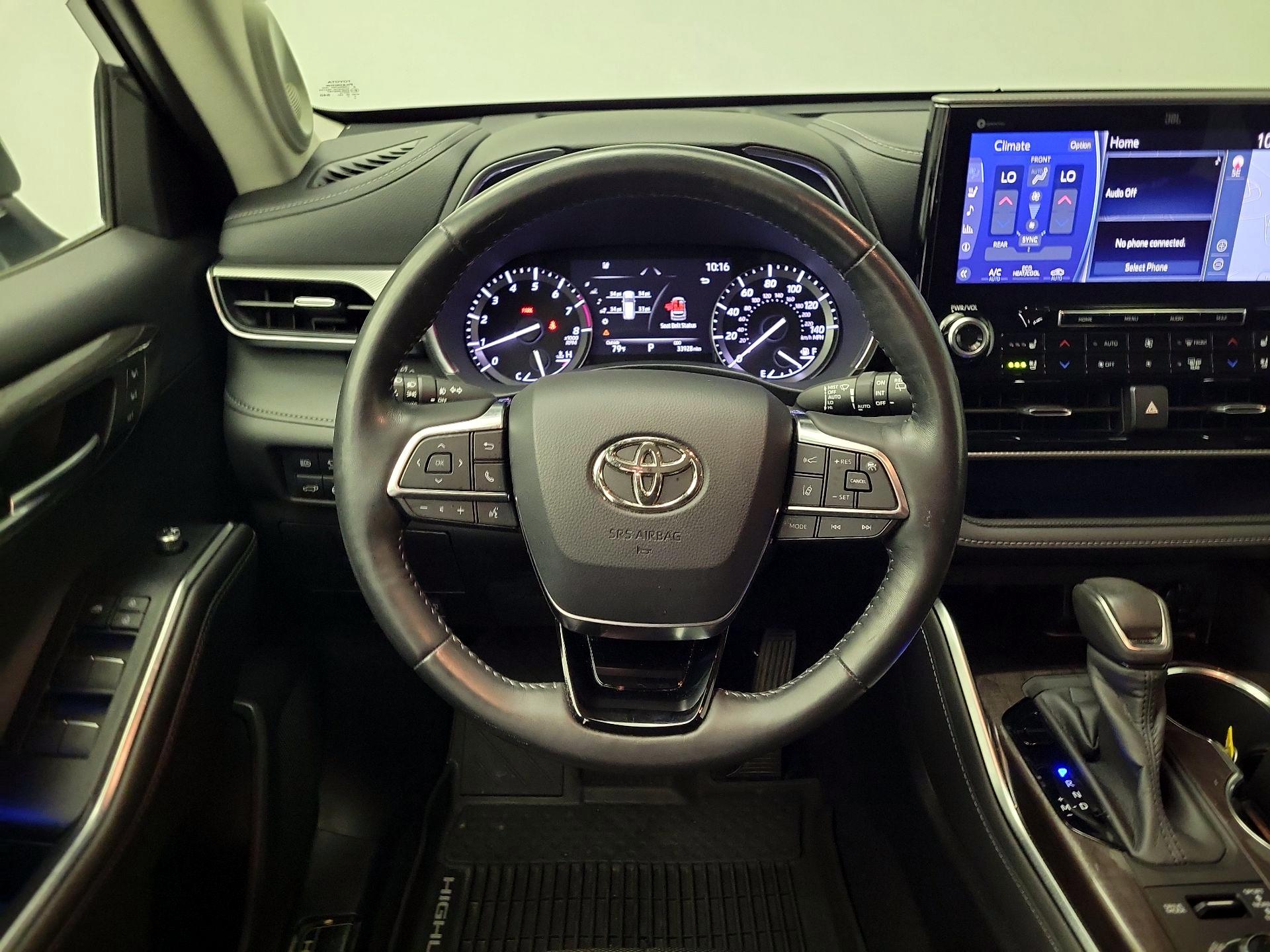 Thumbnail: 2020 Toyota Highlander - 10