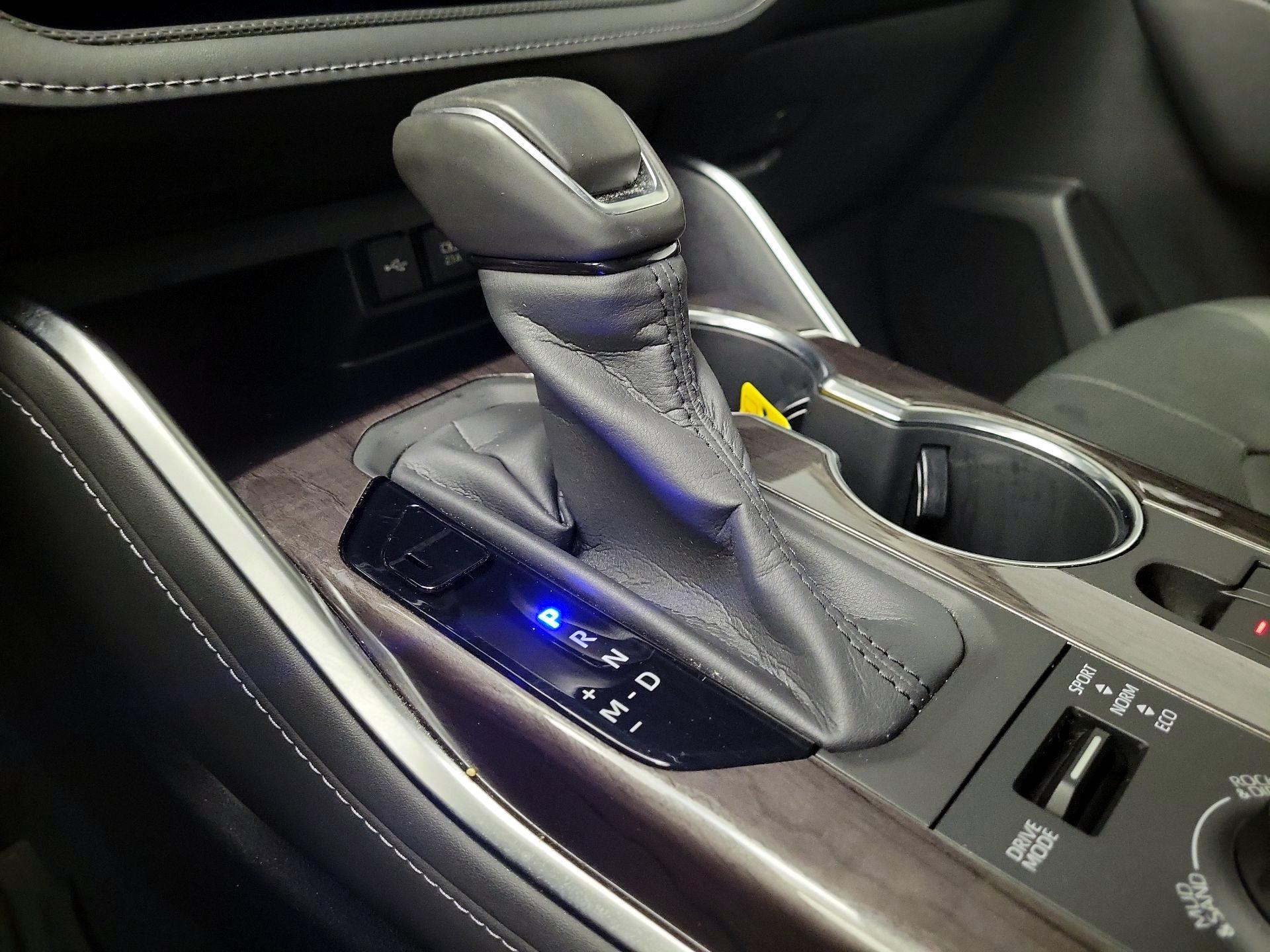 Thumbnail: 2020 Toyota Highlander - 18