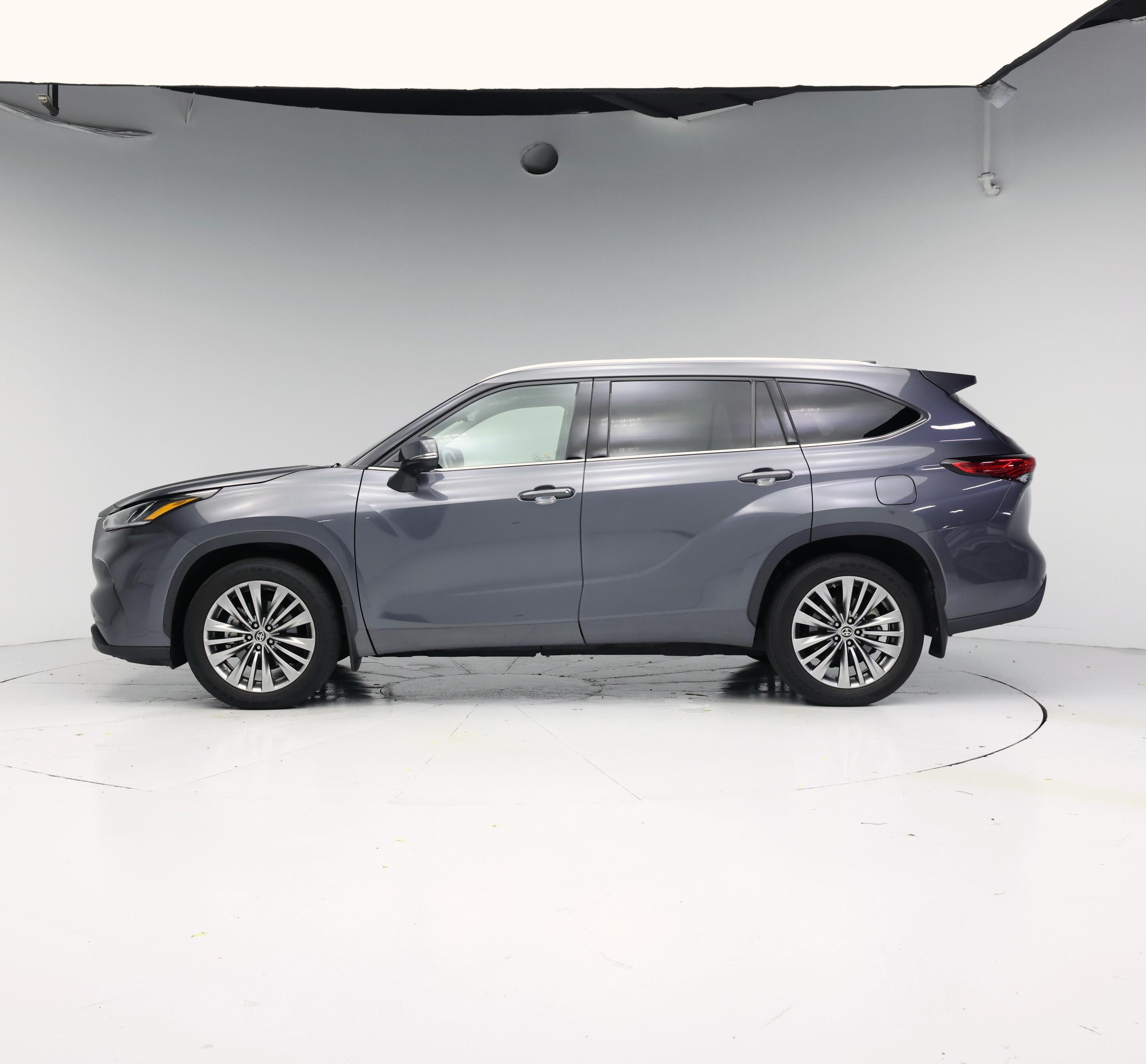 Thumbnail: 2020 Toyota Highlander - 3