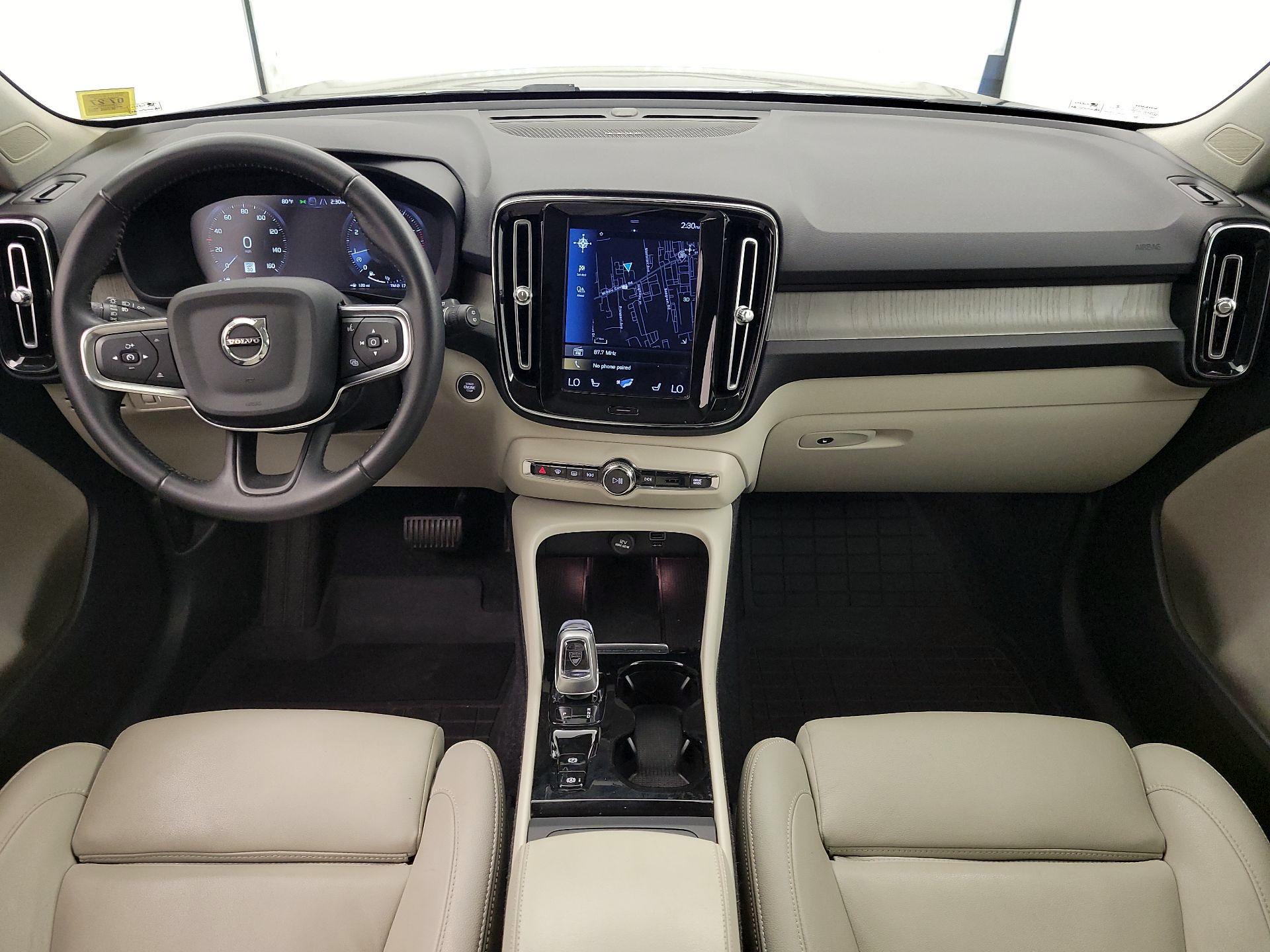Thumbnail: 2021 Volvo XC40 - 9