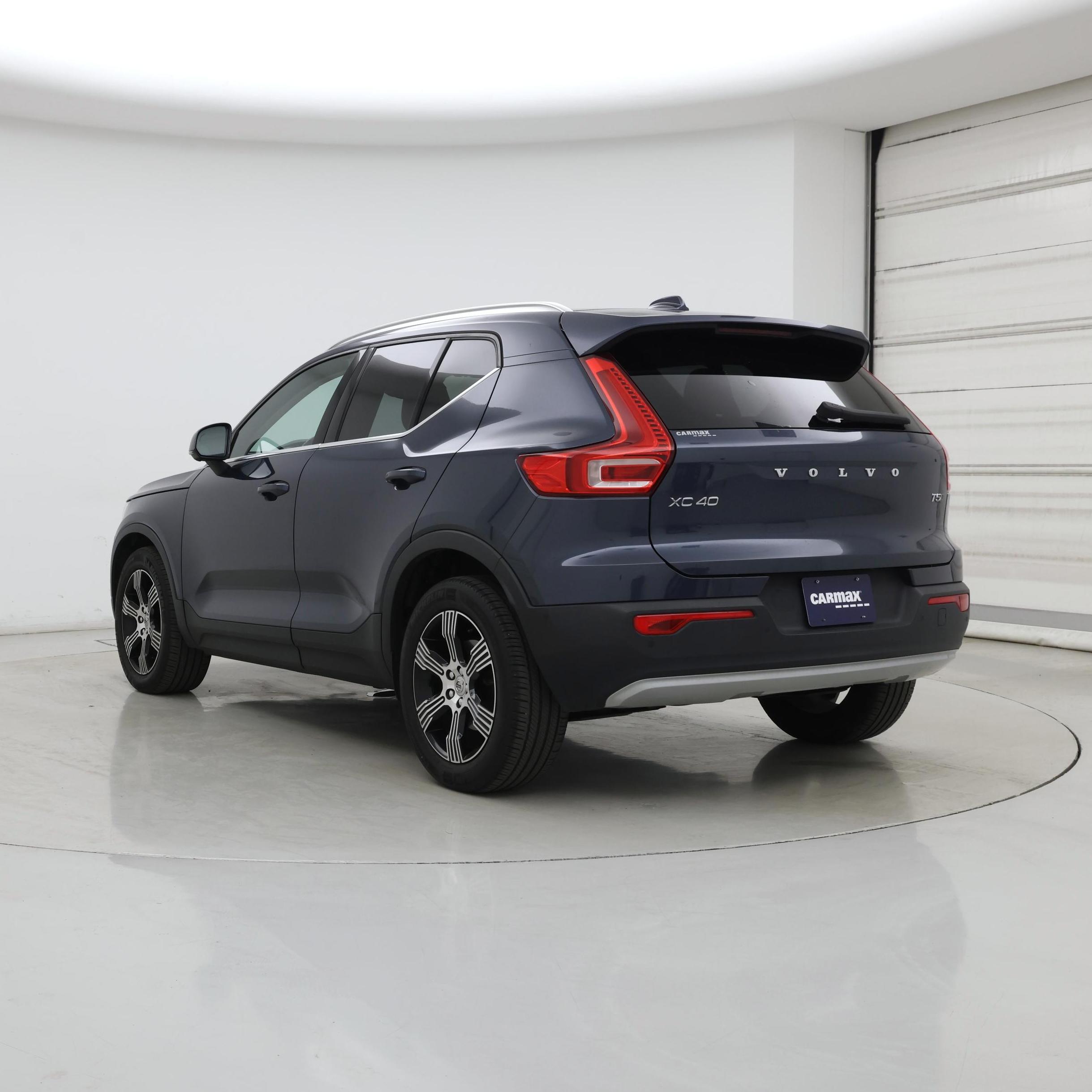 Thumbnail: 2021 Volvo XC40 - 2