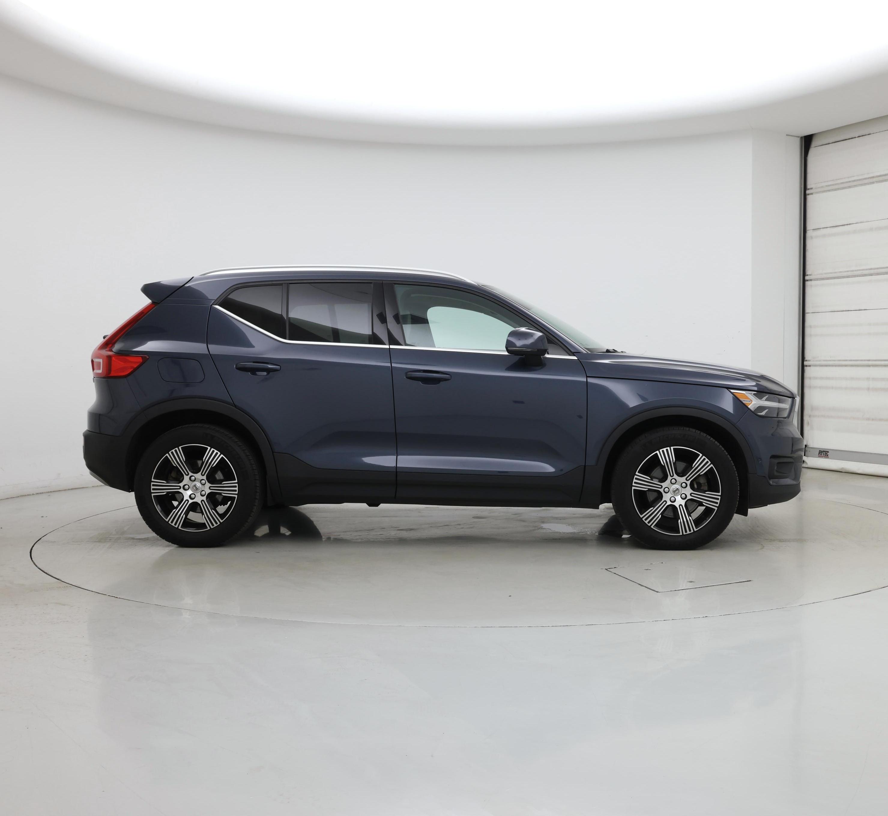 Thumbnail: 2021 Volvo XC40 - 7