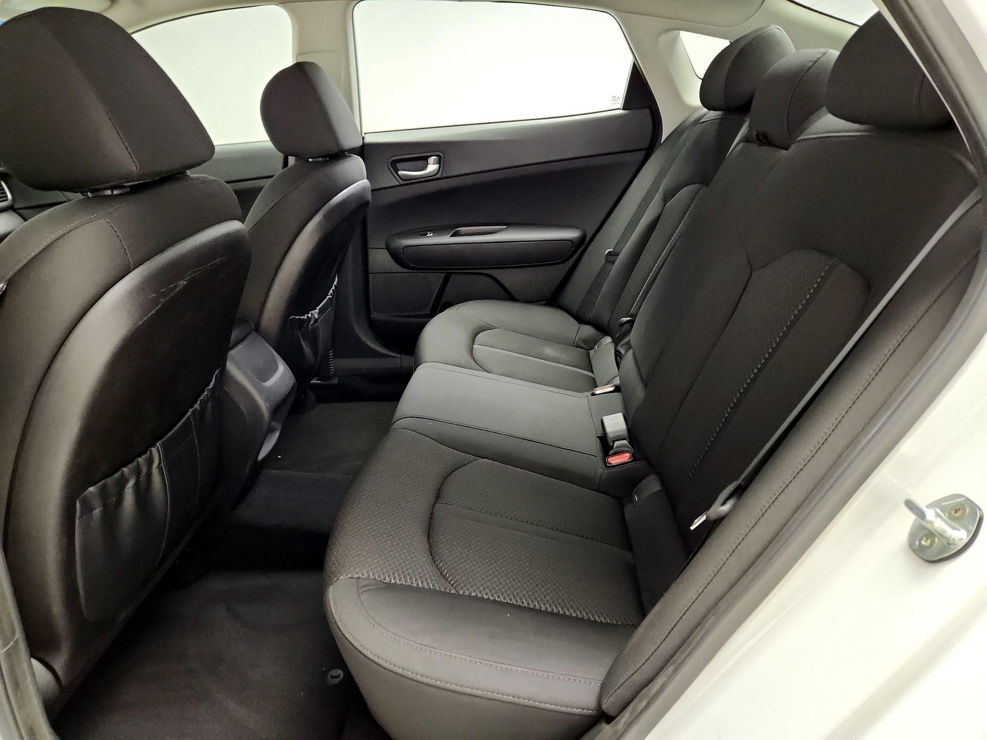 Thumbnail: 2016 Kia Optima - 19