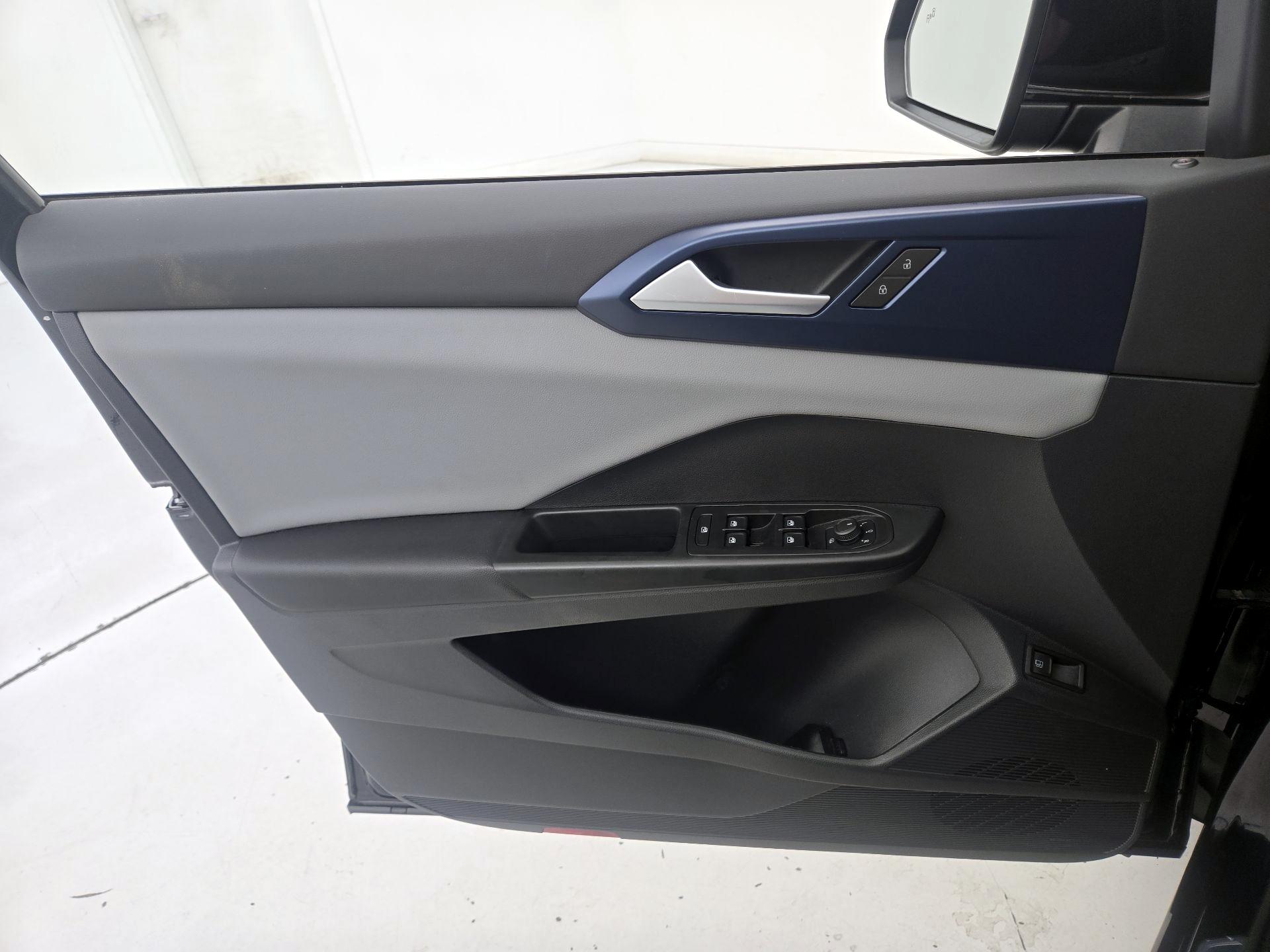 Thumbnail: 2022 Volkswagen Taos - 12