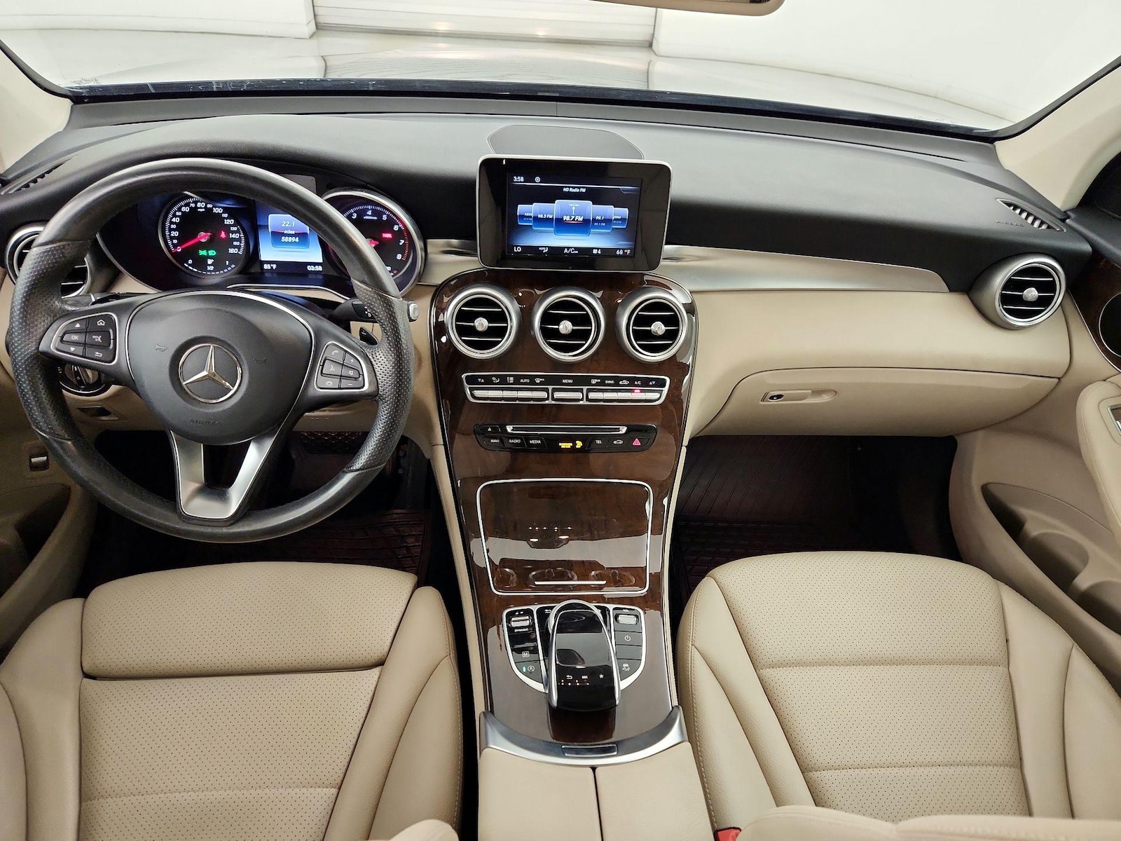 2017 Mercedes-Benz GLC GLC300 - Photo 10