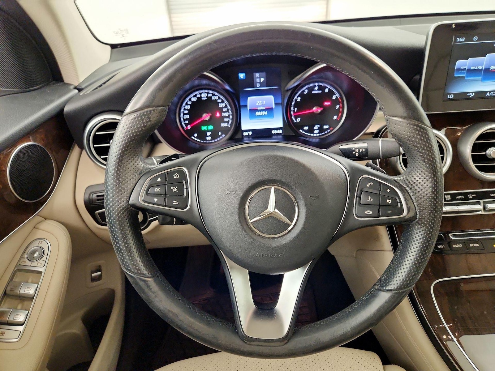2017 Mercedes-Benz GLC GLC300 - Photo 11