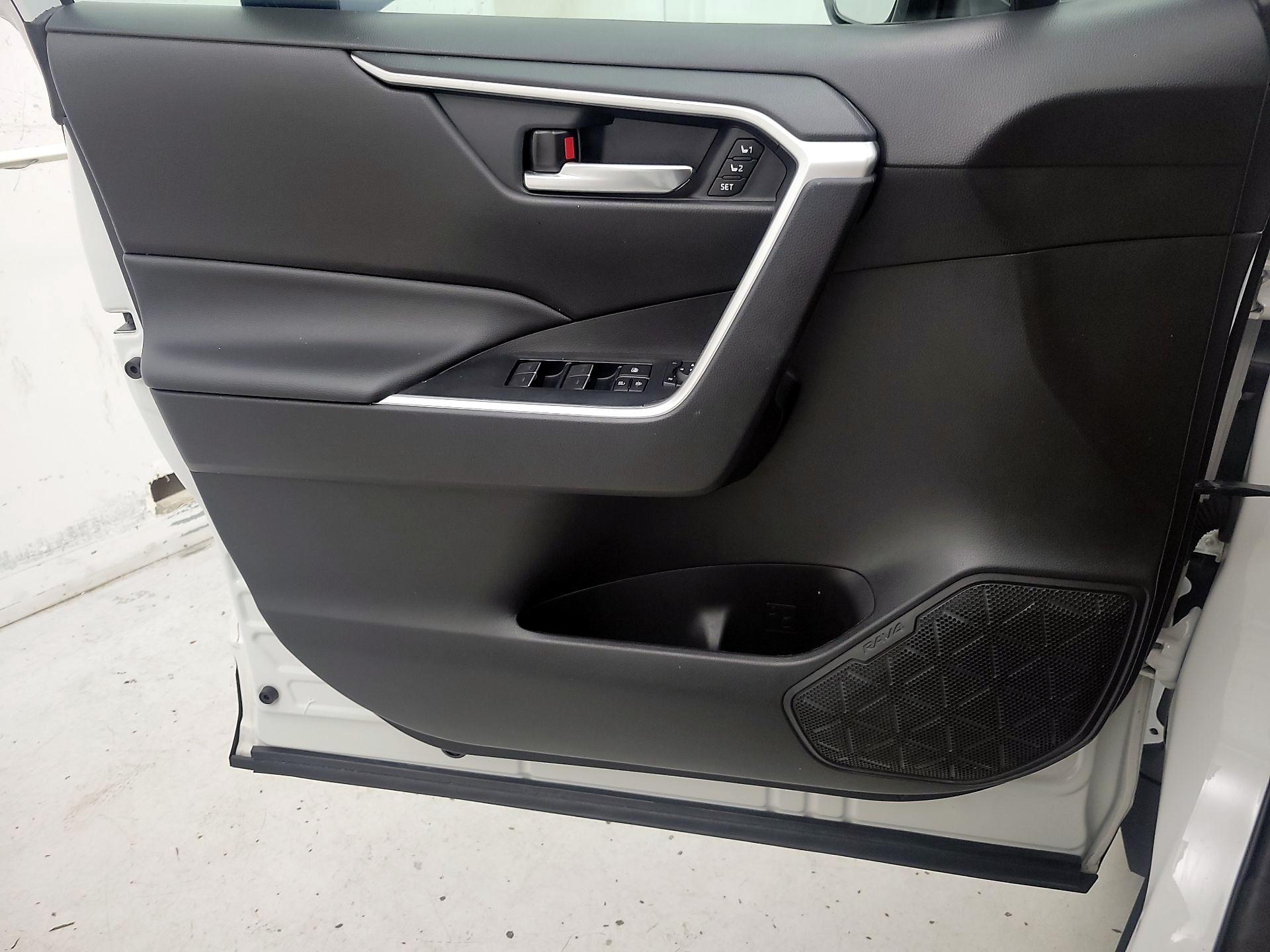 Thumbnail: 2023 Toyota RAV4 - 12