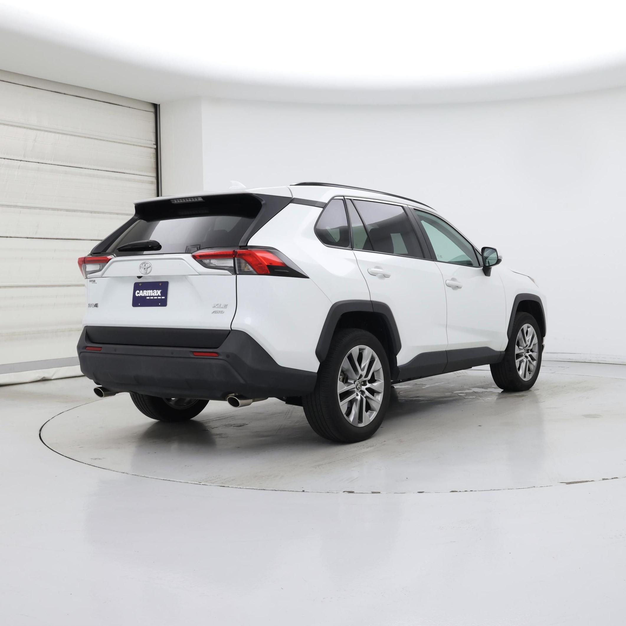 Thumbnail: 2023 Toyota RAV4 - 8