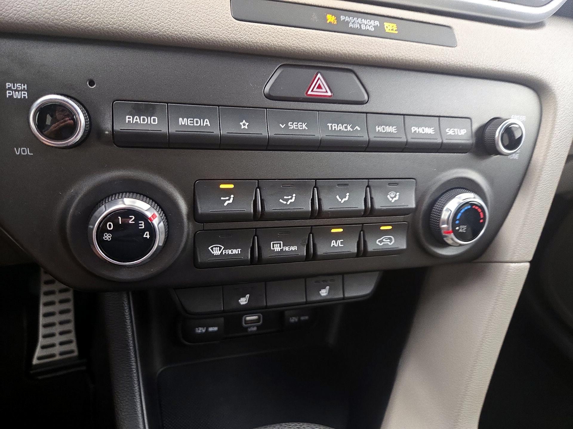 Thumbnail: 2020 Kia Sportage - 16