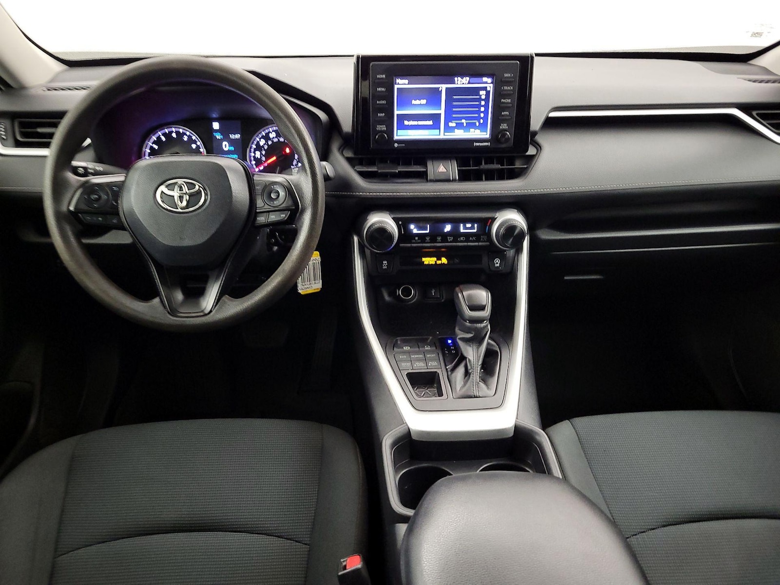 2021 Toyota RAV4 LE - Photo 10