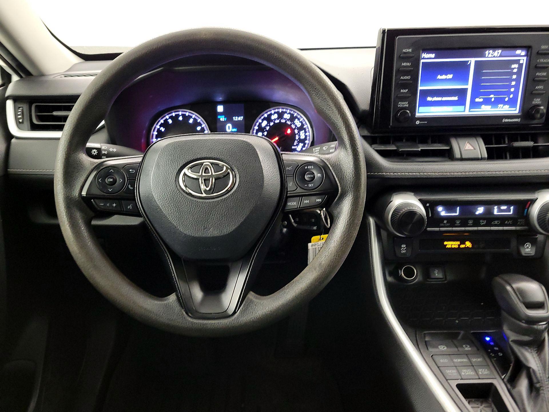 Thumbnail: 2021 Toyota RAV4 - 10
