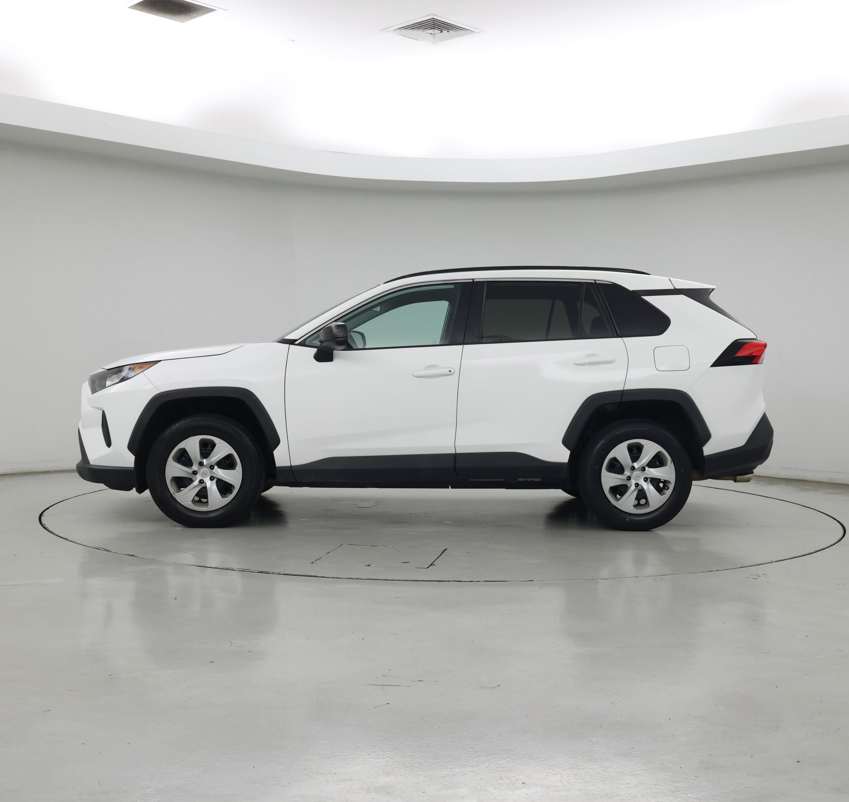 Thumbnail: 2021 Toyota RAV4 - 3